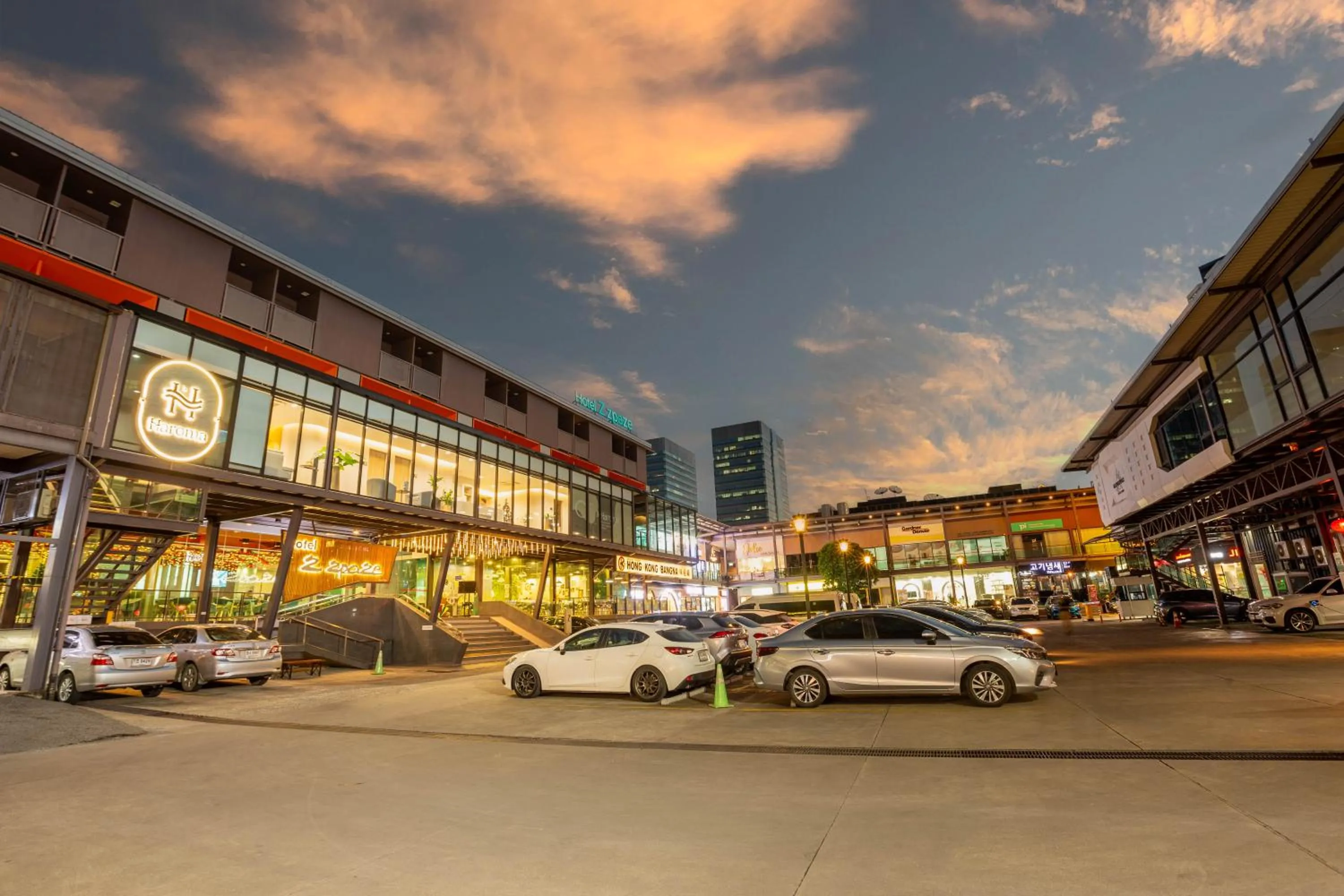 Property building in Hotel Z zpaze