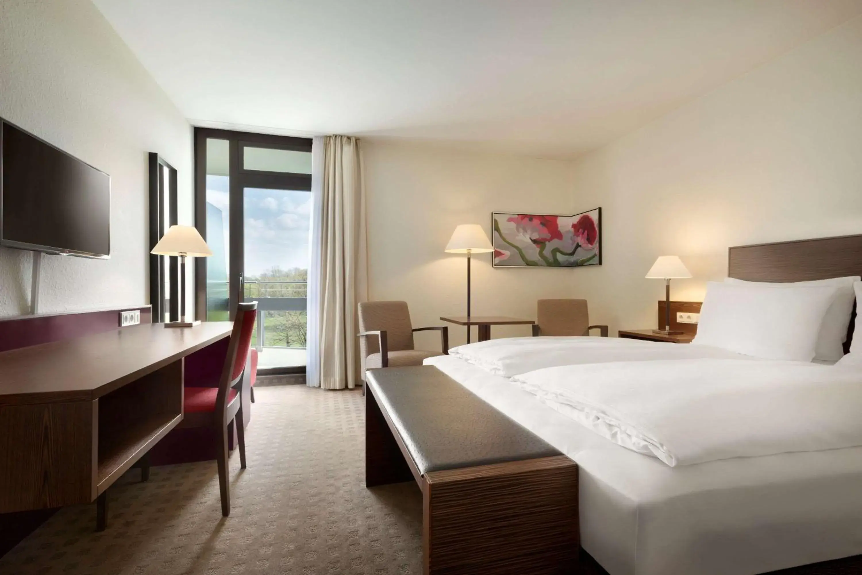 Photo of the whole room, Bed in Ramada Nürnberg Parkhotel Photo of the whole room, Bed in Ramada Nürnberg Parkhotel