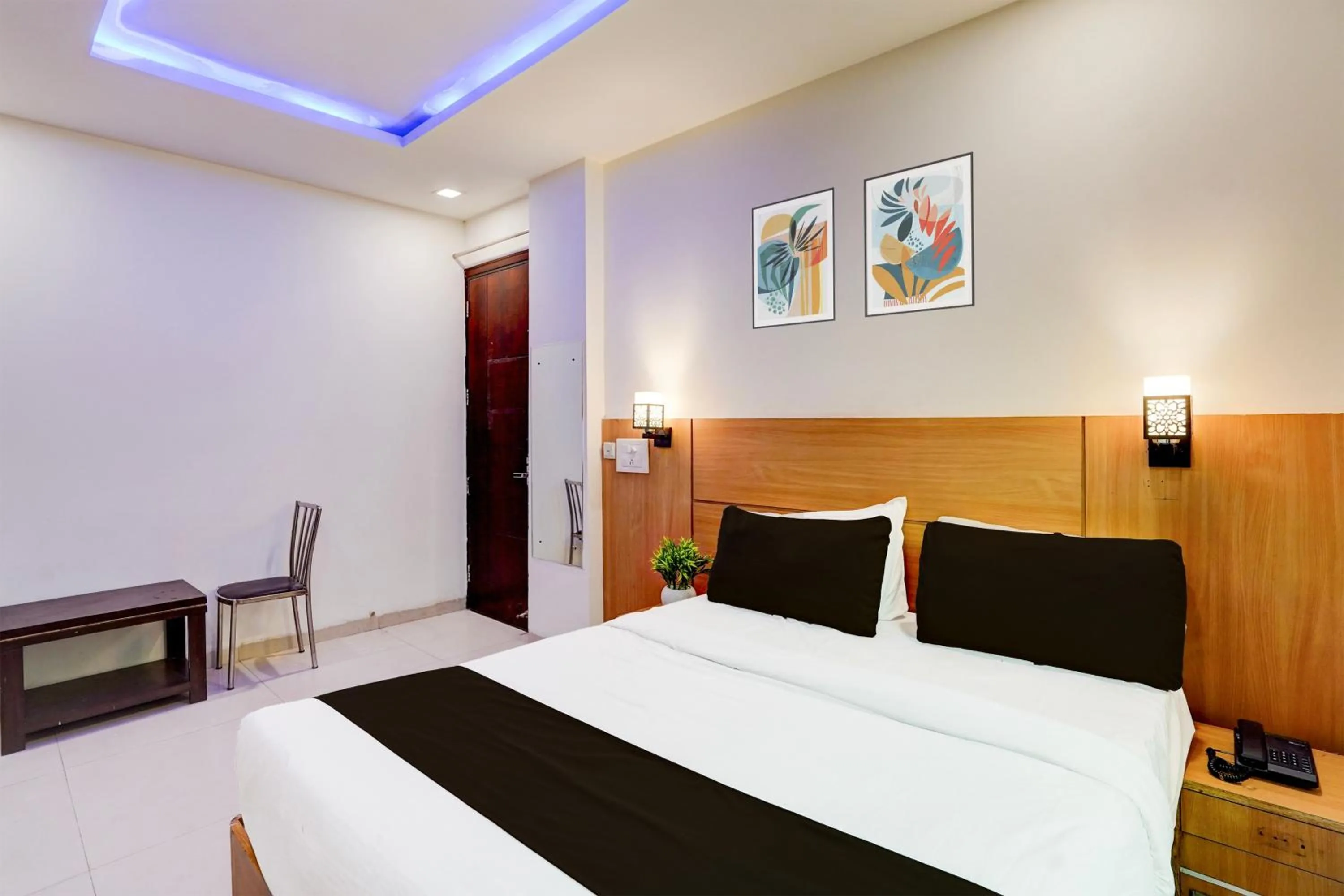 Bedroom, Bed in Super Hotel O Rohini Sector 24
