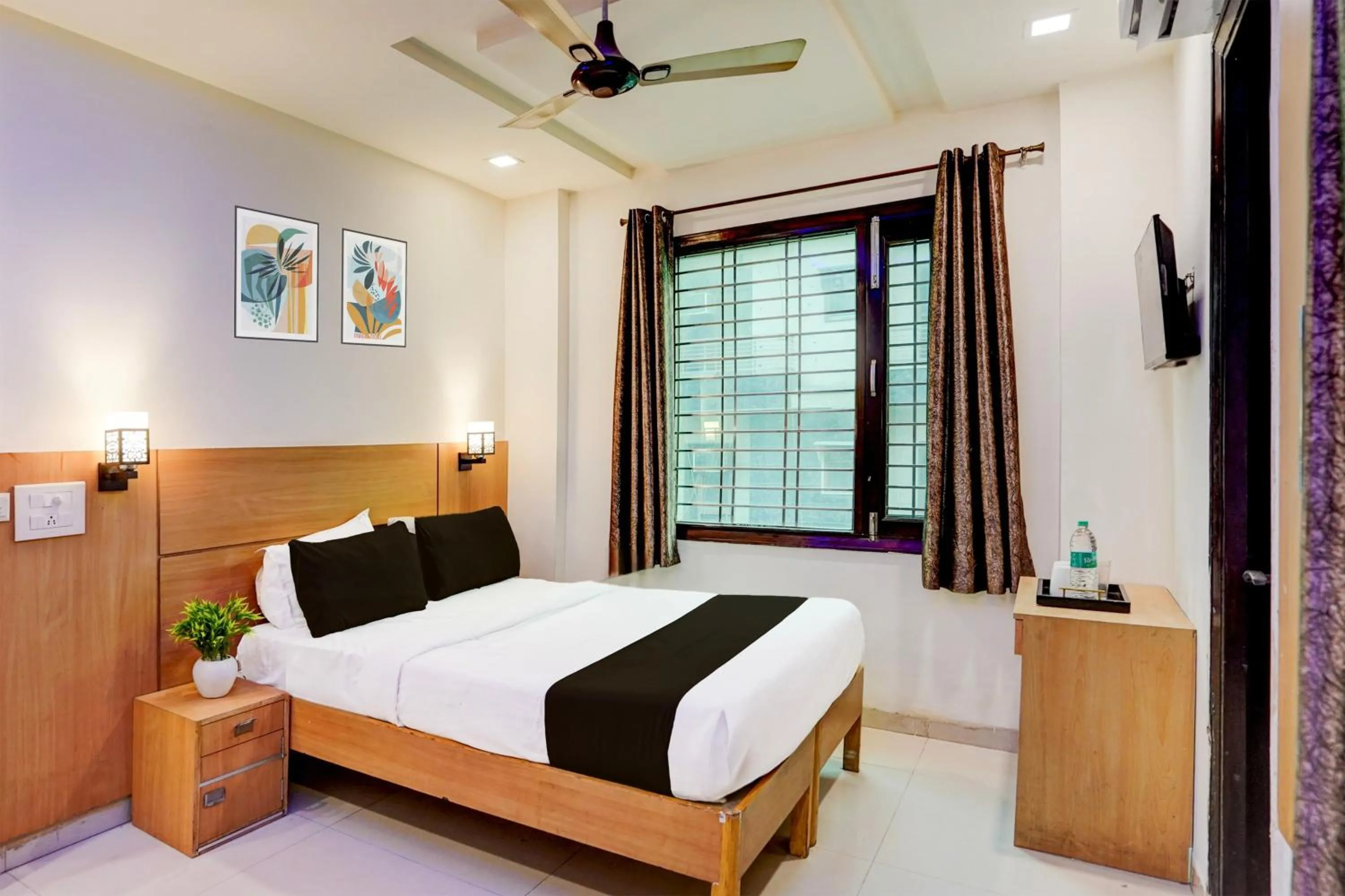 Bedroom, Bed in Super Hotel O Rohini Sector 24