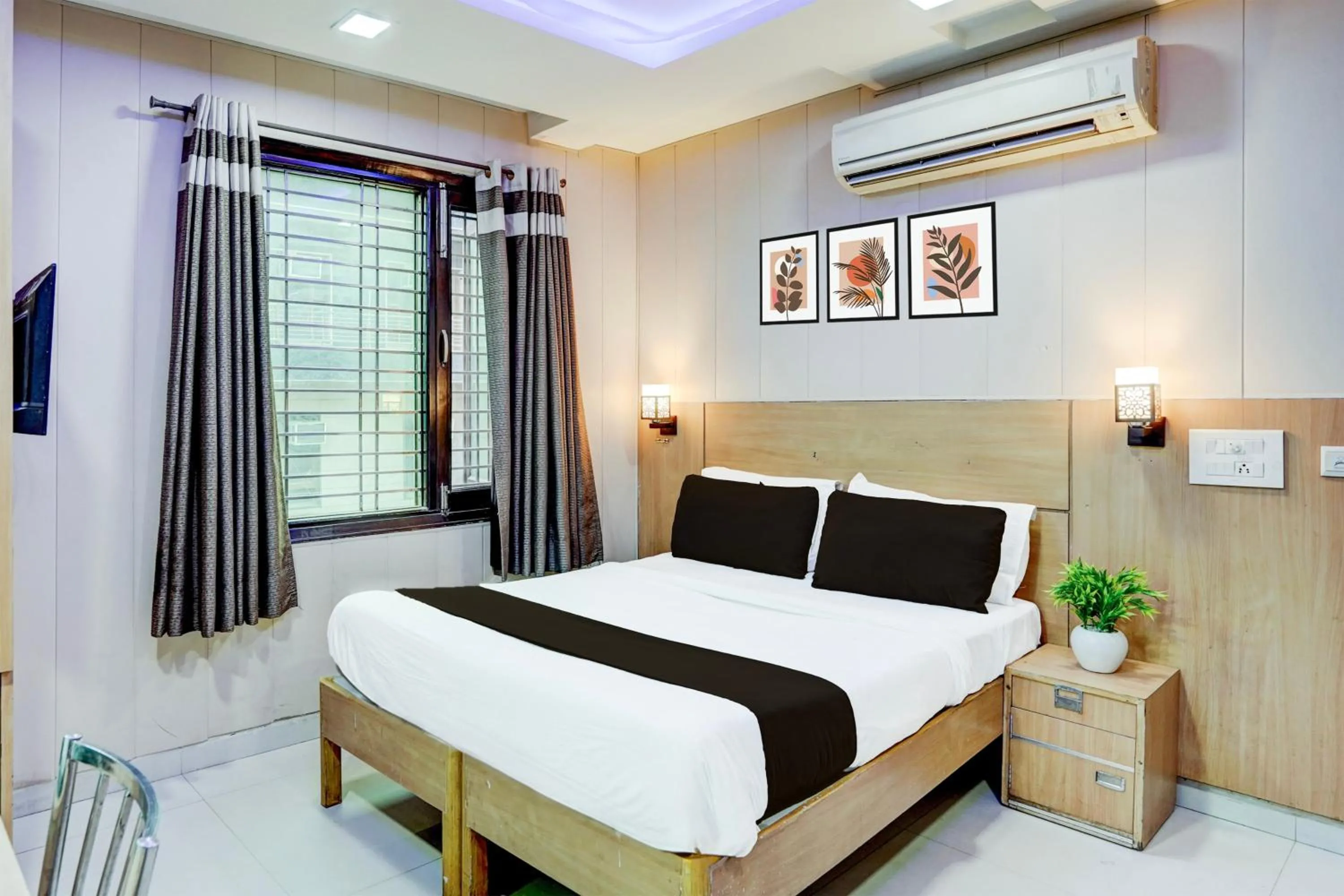 Bedroom, Bed in Super Hotel O Rohini Sector 24