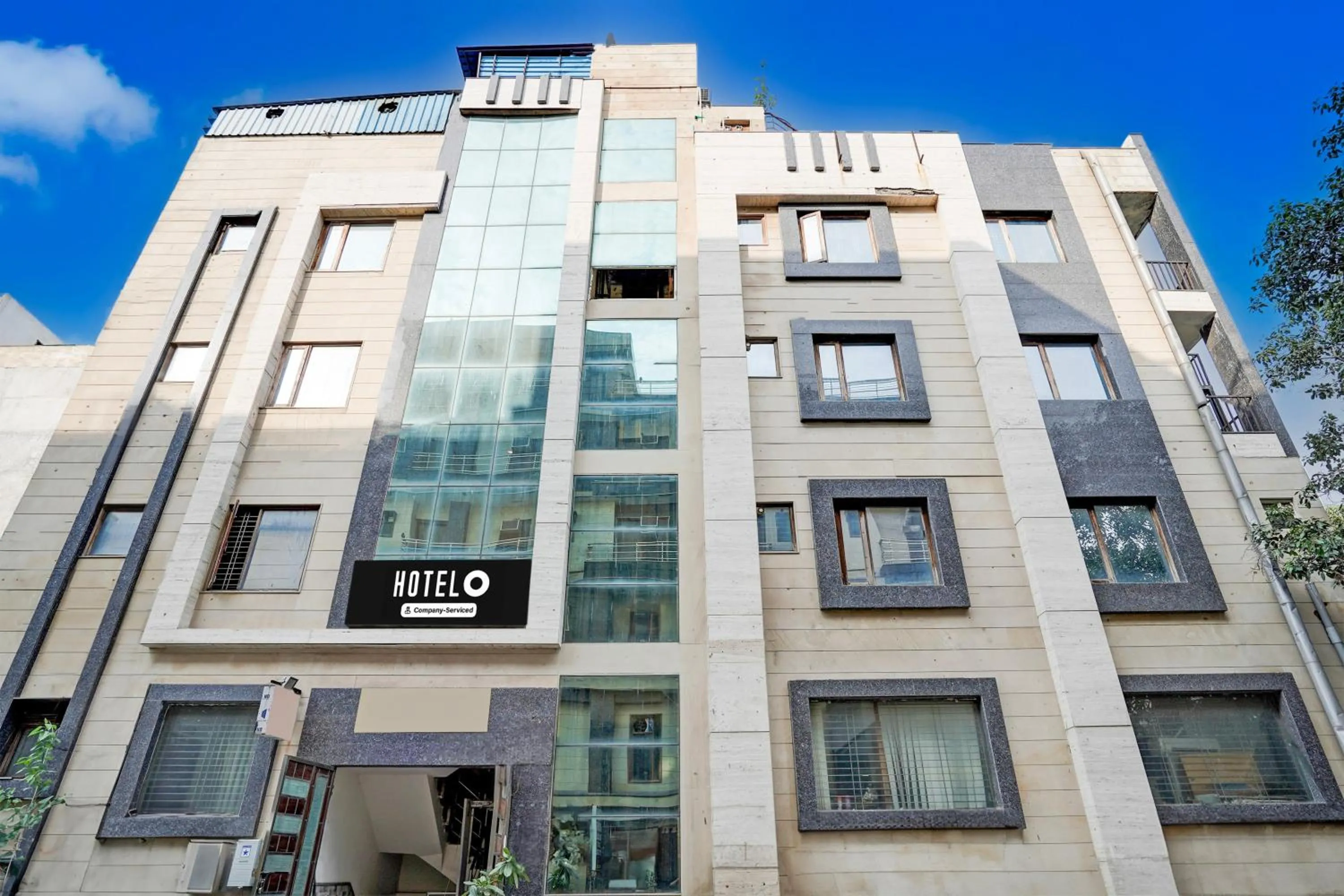 Facade/entrance in Super Hotel O Rohini Sector 24