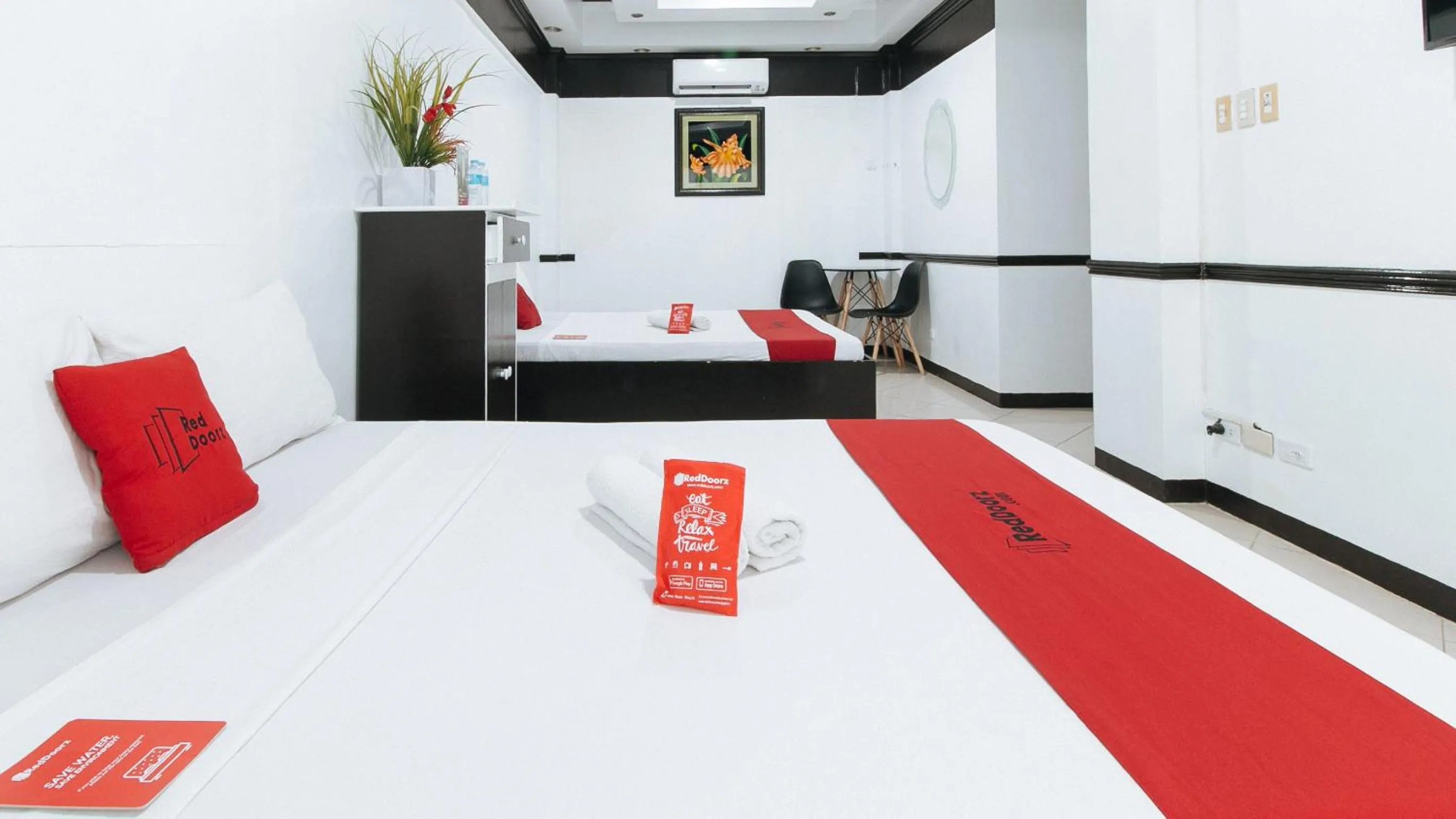 Photo of the whole room, Bed in RedDoorz Plus at Villa Gloria Taguig