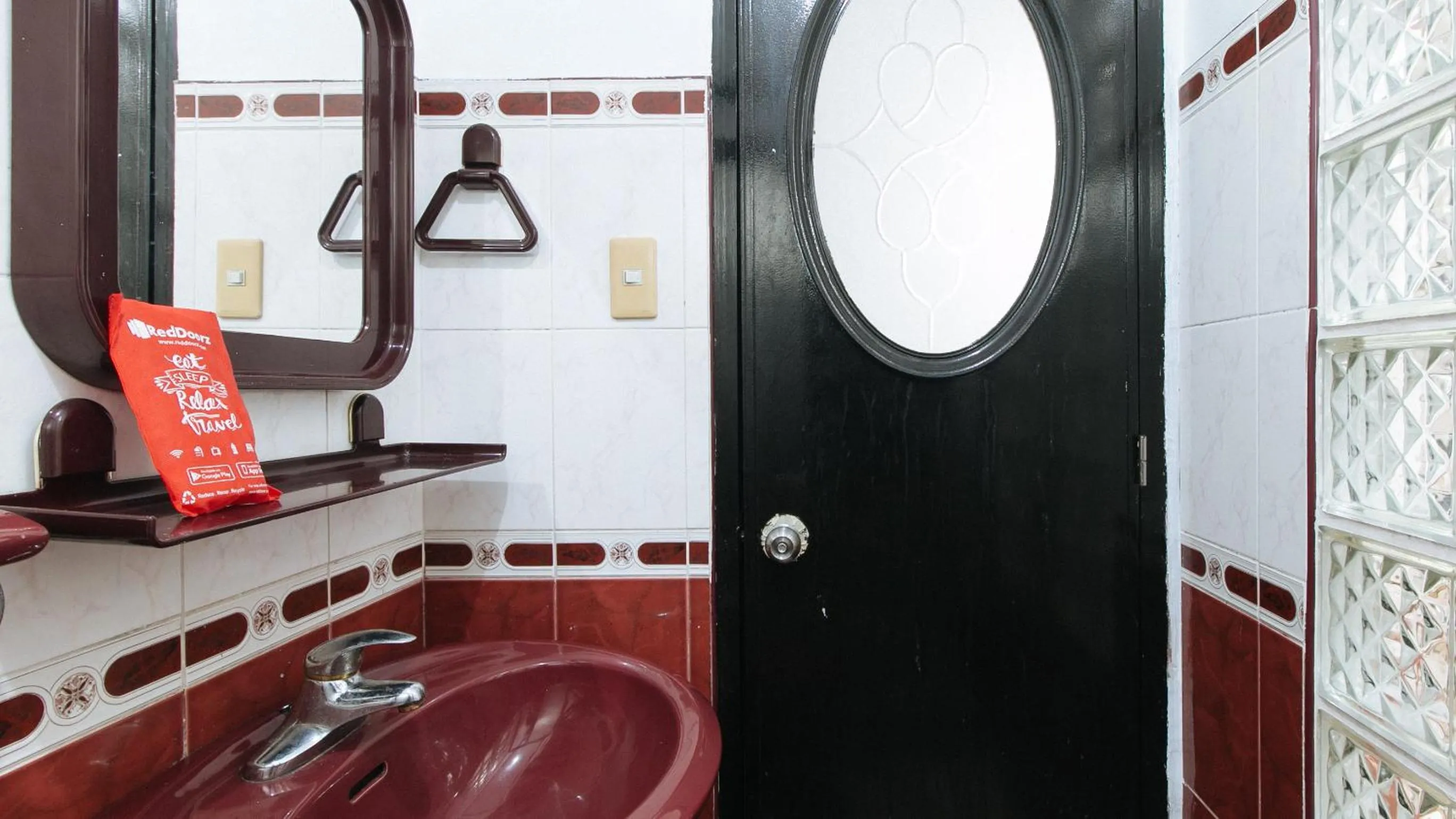 Bathroom in RedDoorz Plus at Villa Gloria Taguig