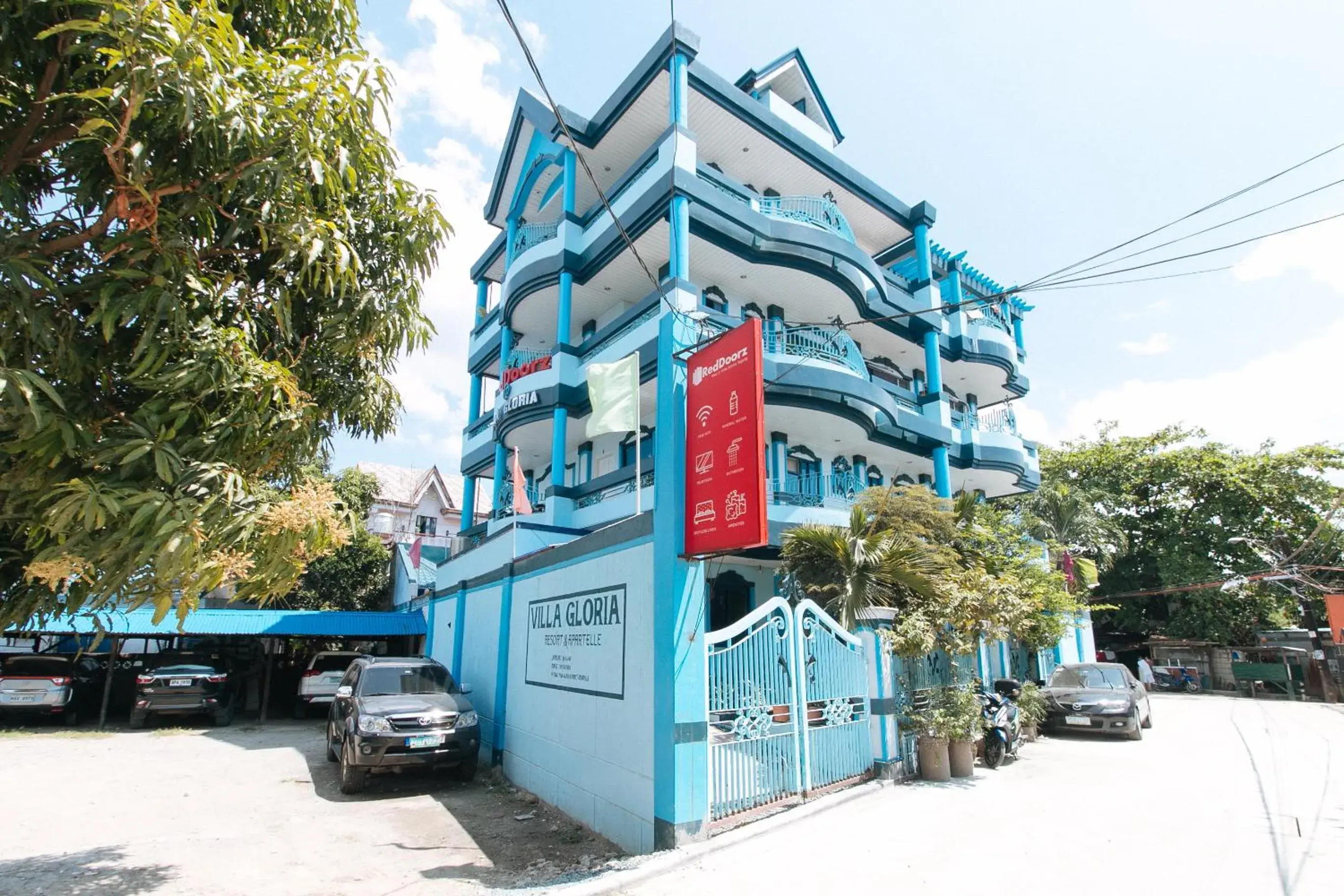 Property building in RedDoorz at Plus Villa Gloria Taguig Property building in RedDoorz at Plus Villa Gloria Taguig