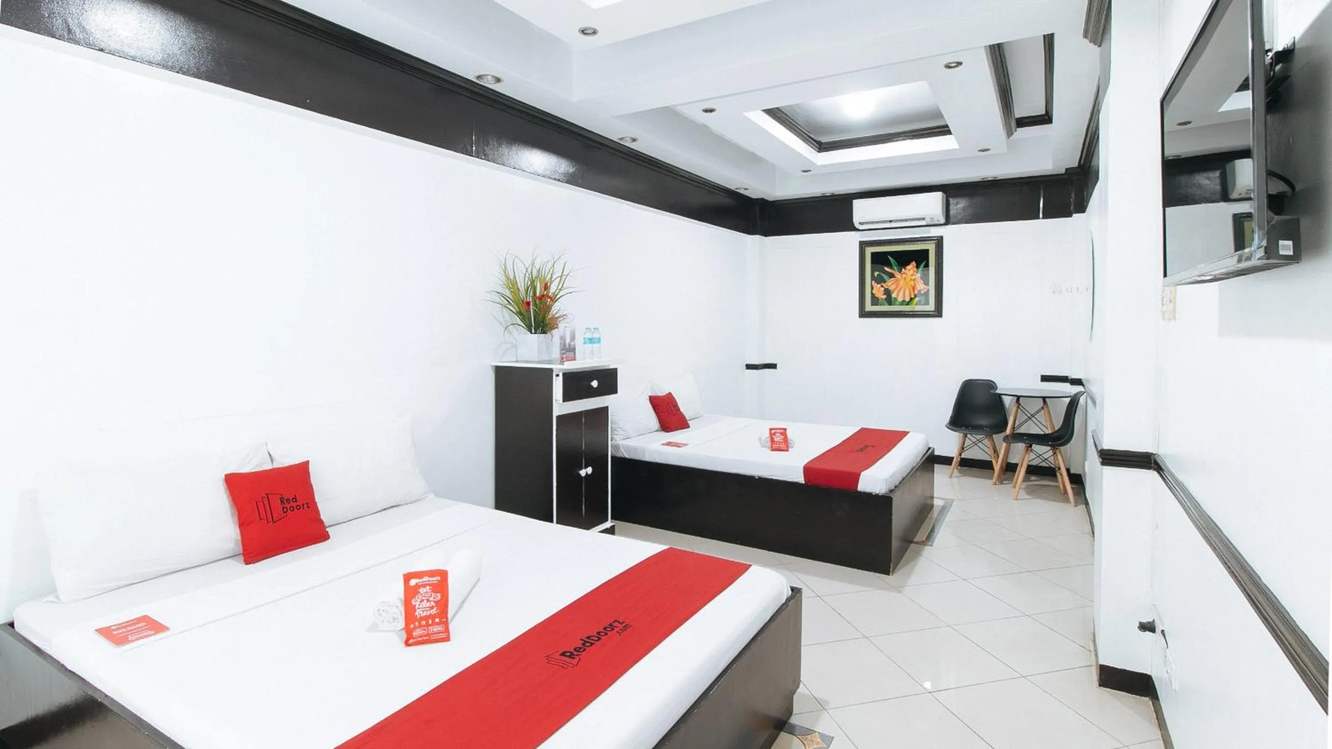 TV and multimedia, Bed in RedDoorz Plus at Villa Gloria Taguig