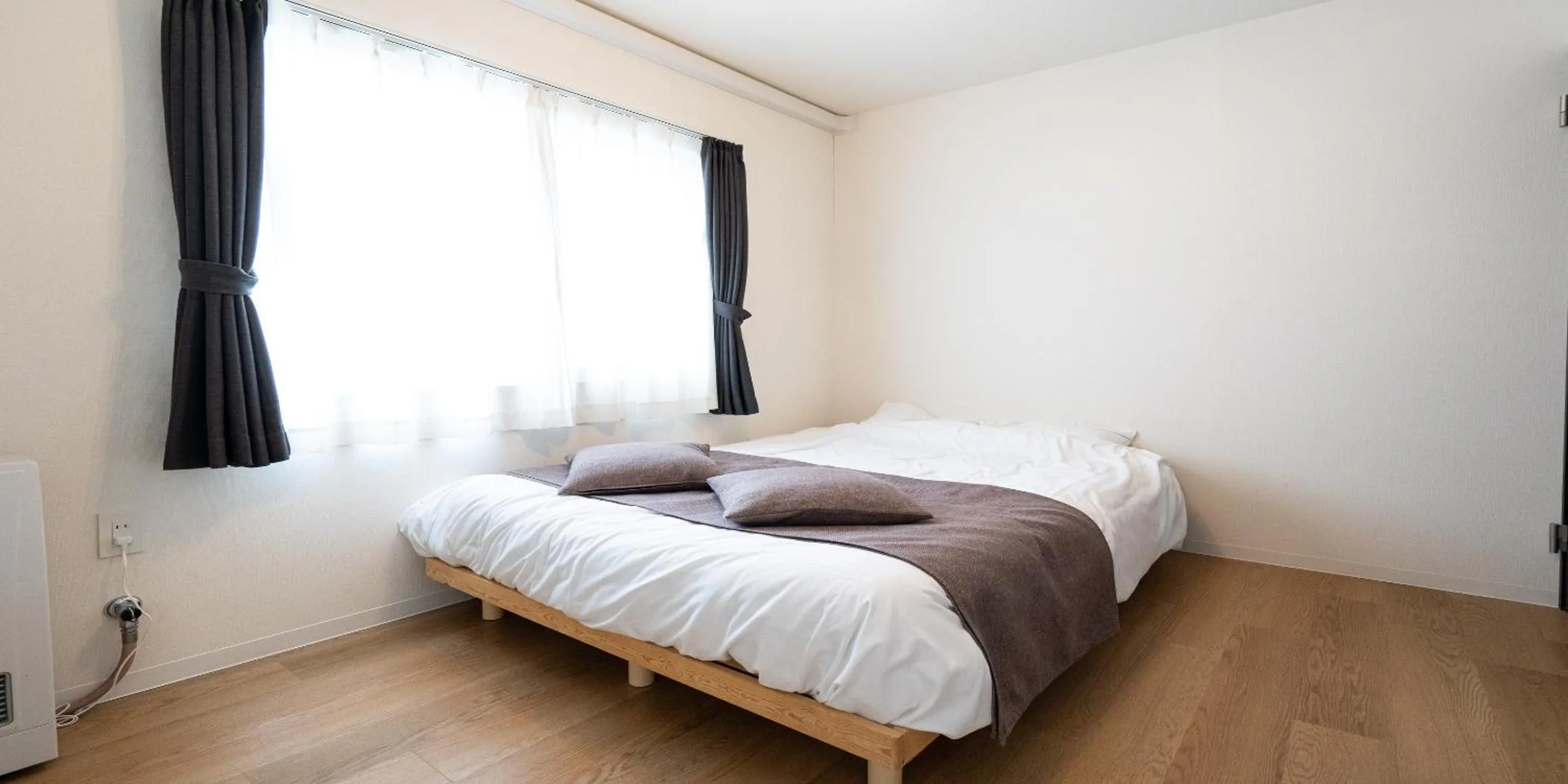 Bedroom, Bed in UCHI Susukino 5.7