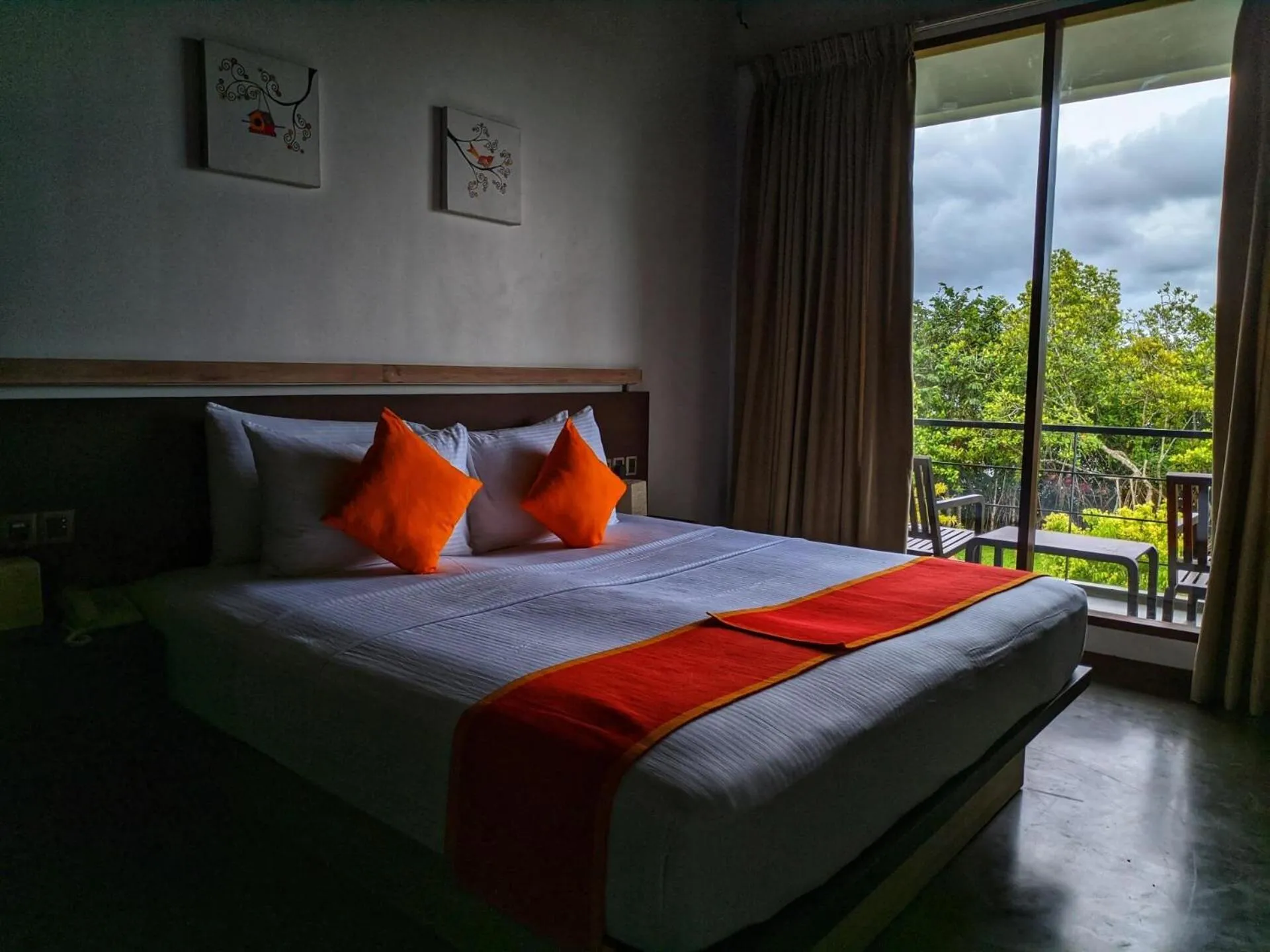 Bed in Moi Koggala by DBI - Free drop off to the beach