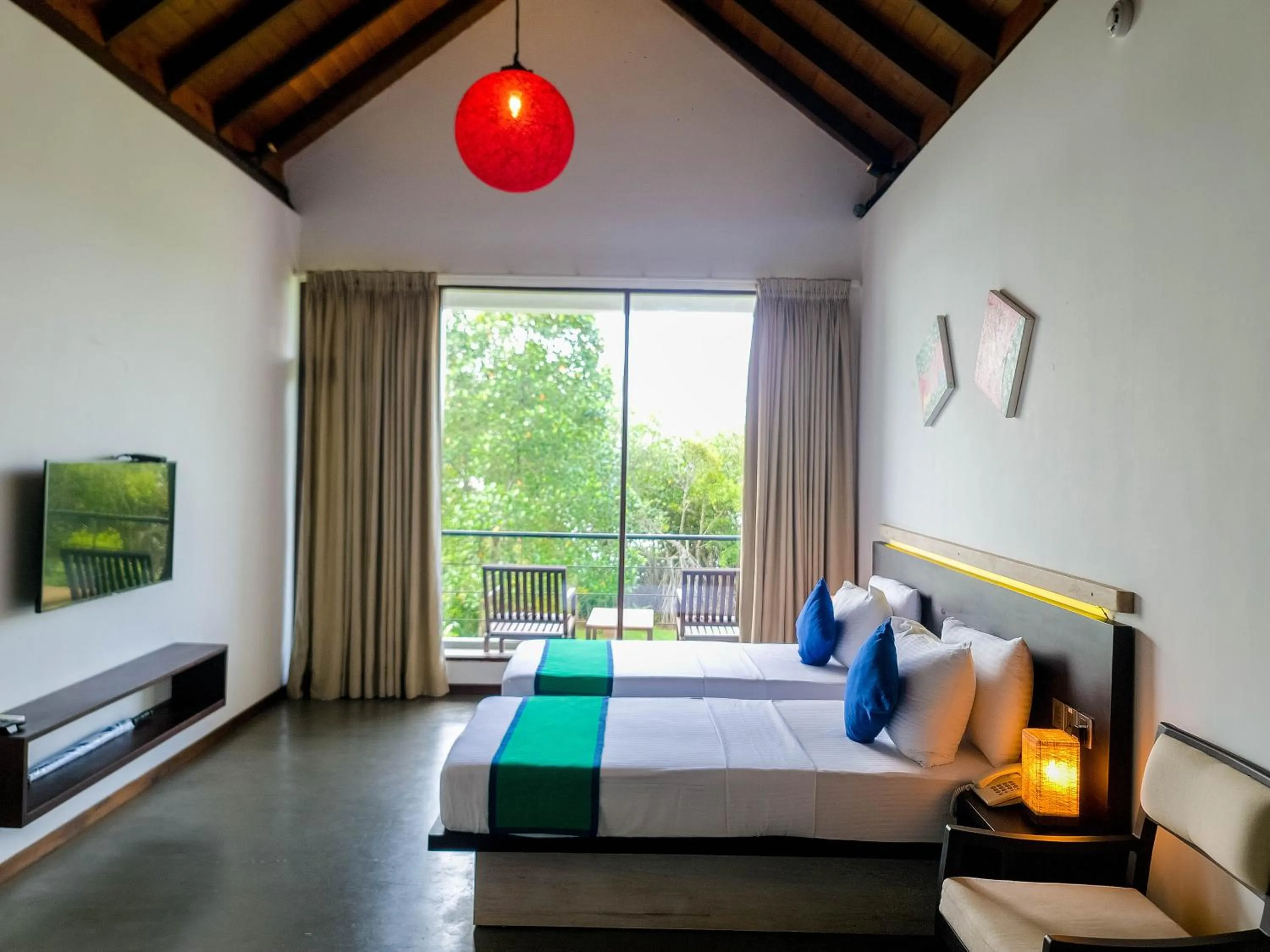 Bedroom, Bed in Moi Koggala by DBI - Free drop off to the beach