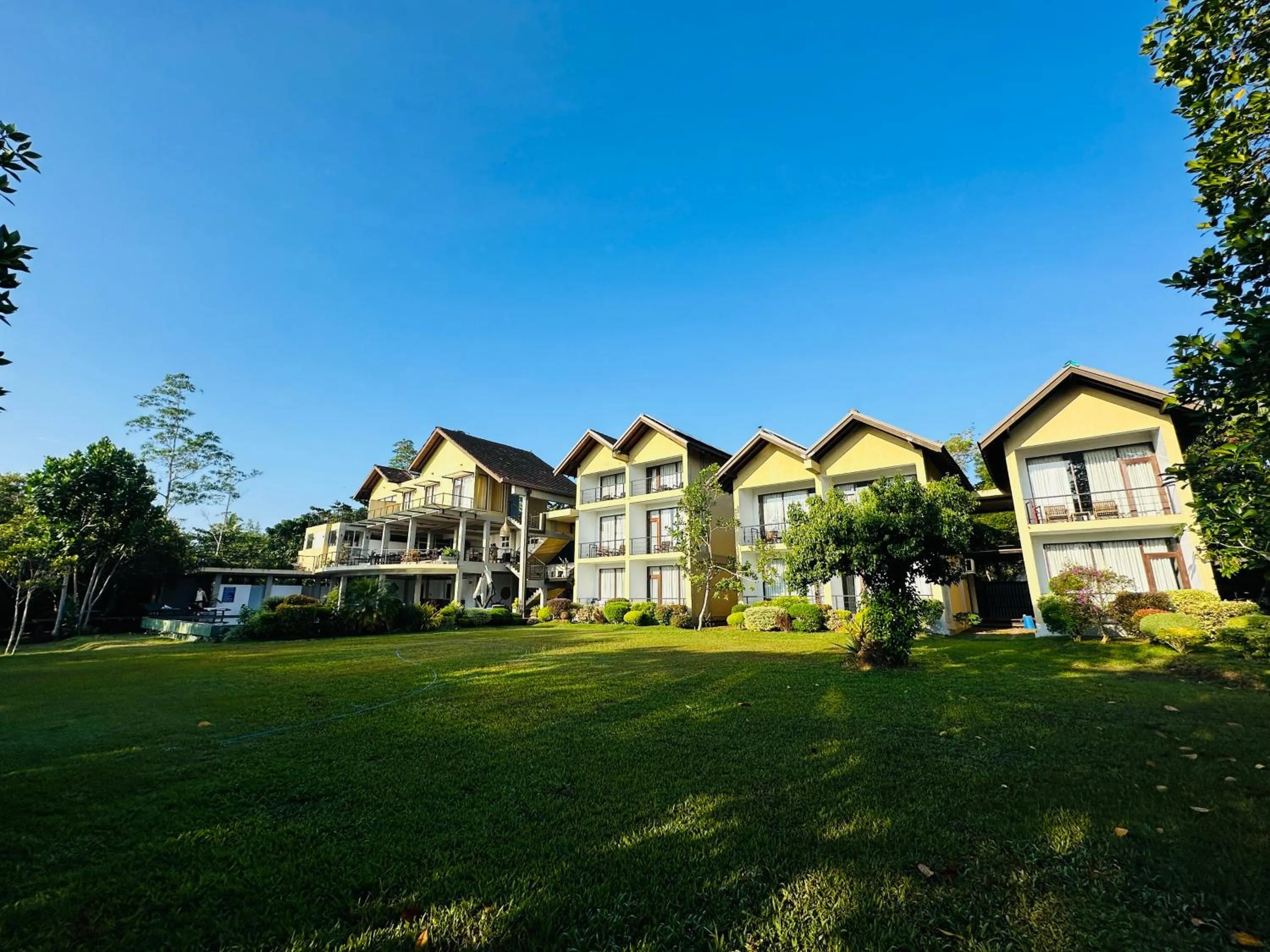 Property building in Moi Koggala by DBI - Free drop off to the beach