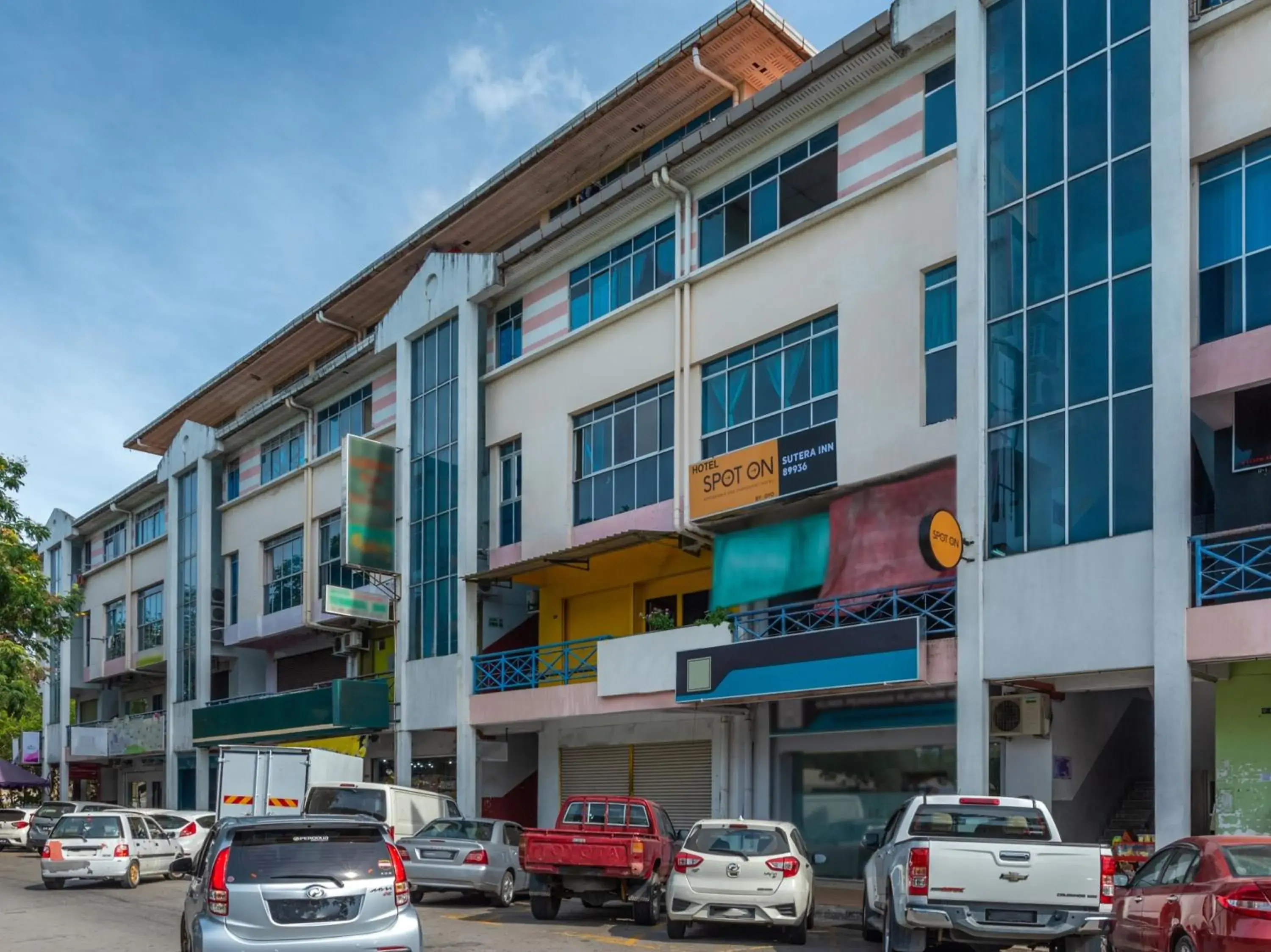 Facade/entrance, Property Building in SPOT ON 89936 Sutera Inn