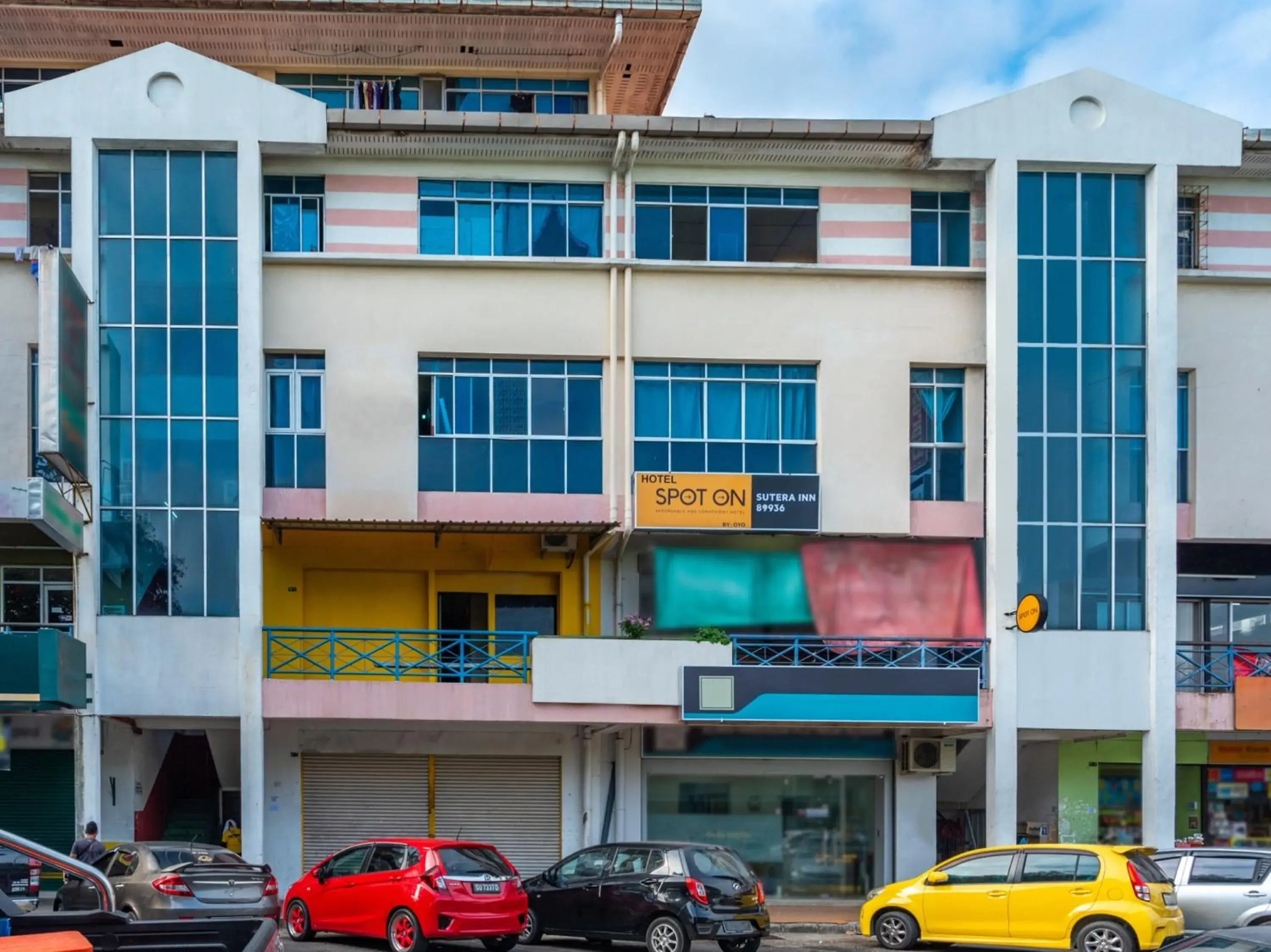 Facade/entrance, Property Building in SPOT ON 89936 Sutera Inn