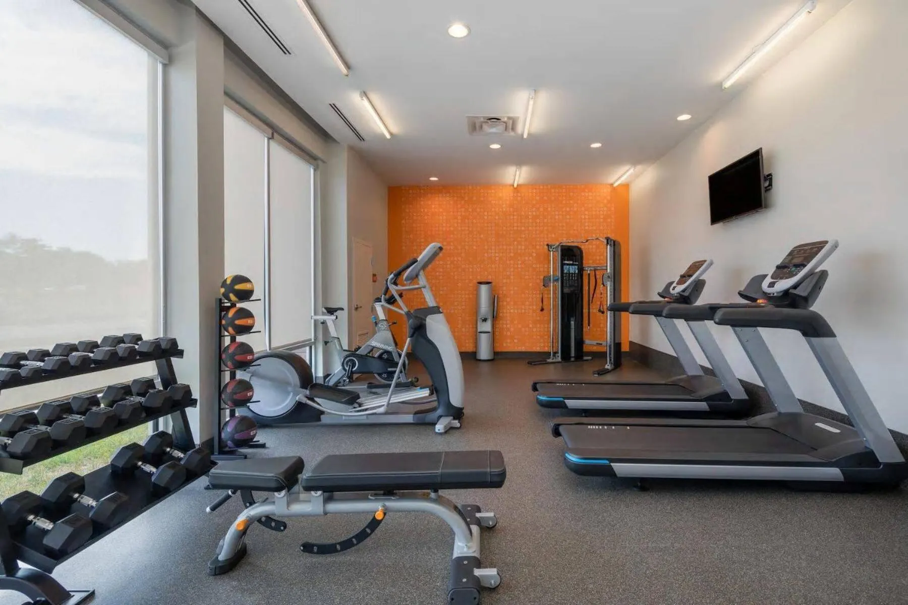 Fitness centre/facilities in La Quinta Inn & Suites by Wyndham Wisconsin Dells- Lake Delton