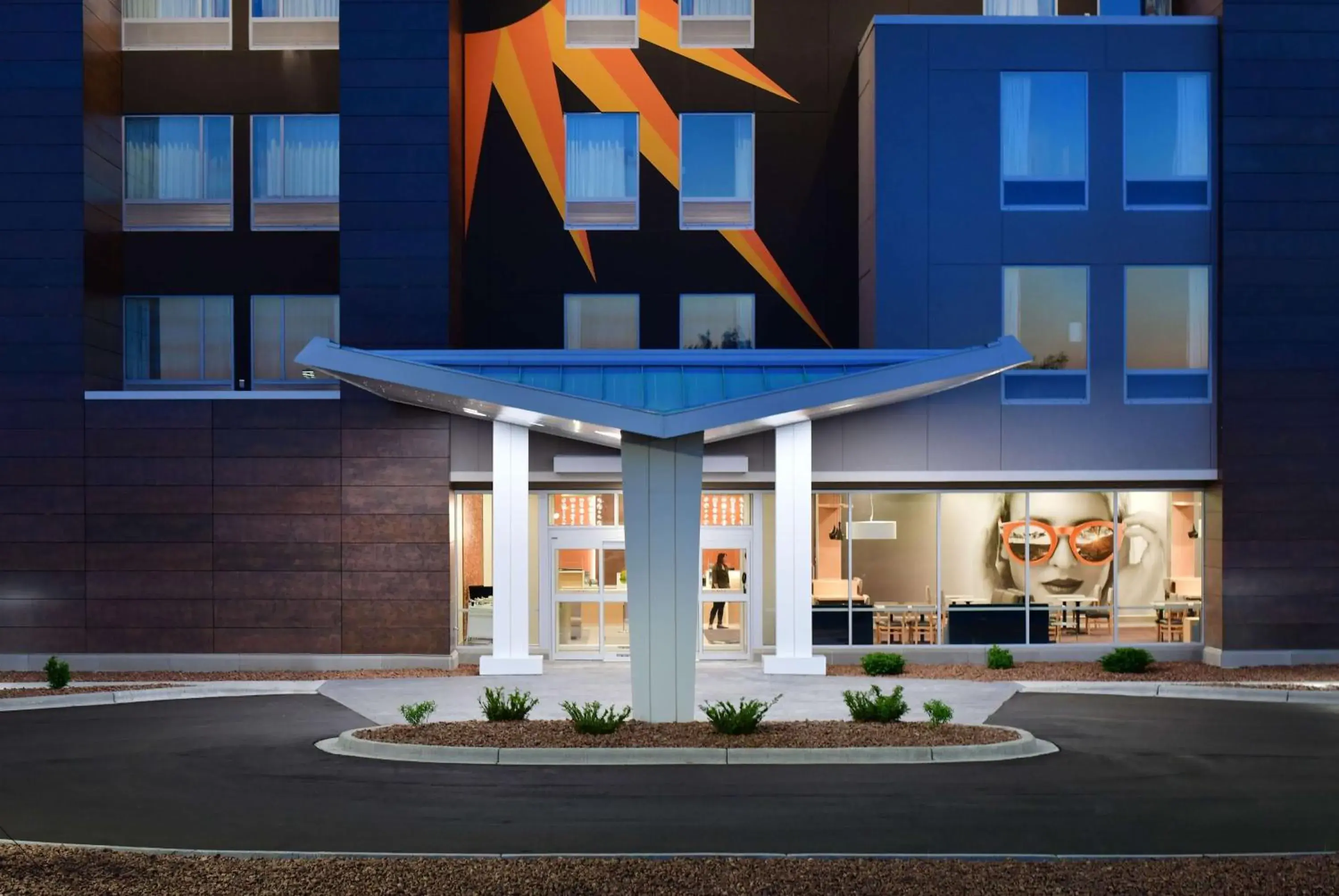 Property building in La Quinta Inn & Suites by Wyndham Wisconsin Dells- Lake Delton Property building in La Quinta Inn & Suites by Wyndham Wisconsin Dells- Lake Delton