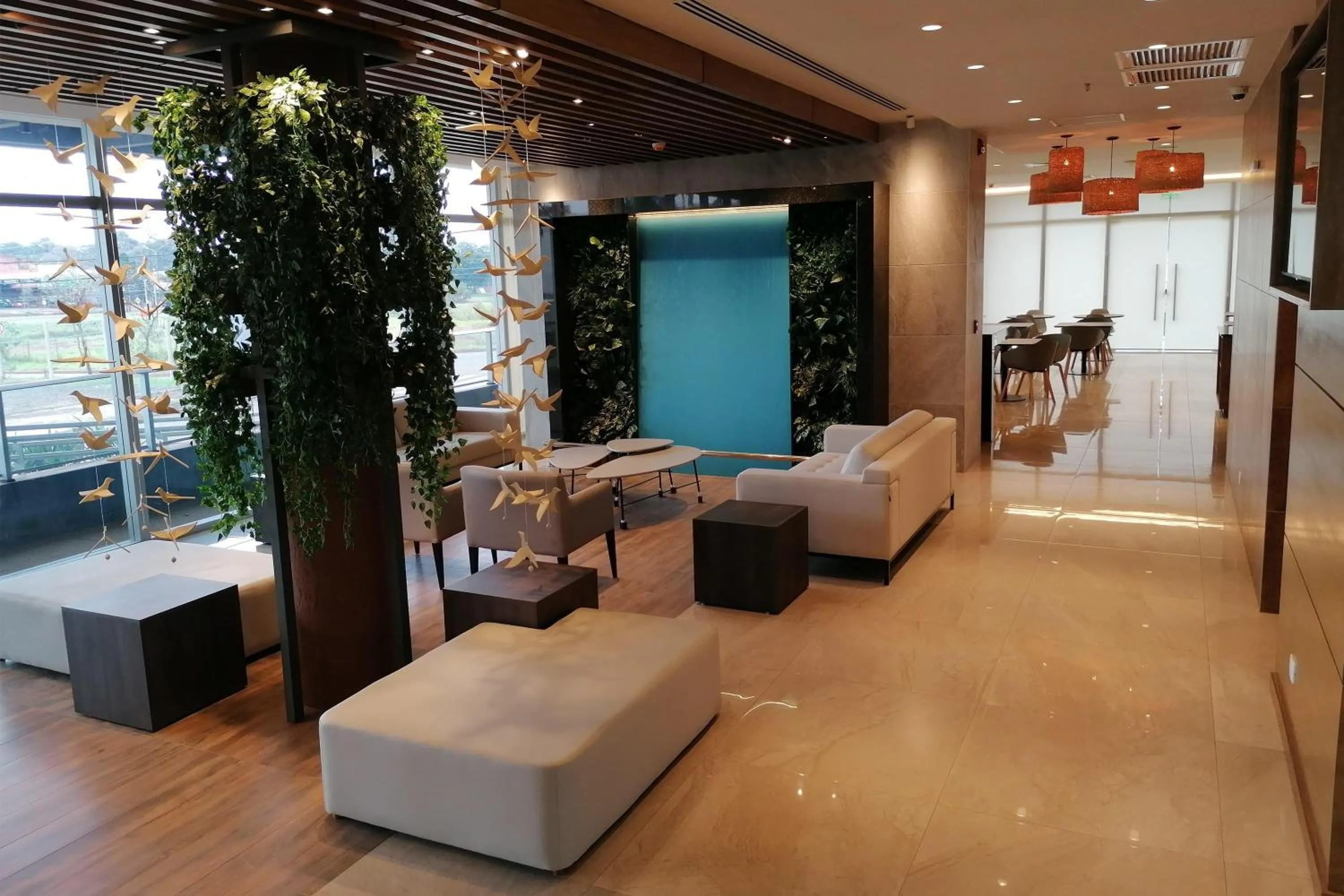 Lobby or reception in Dazzler by Wyndham Ciudad del Este