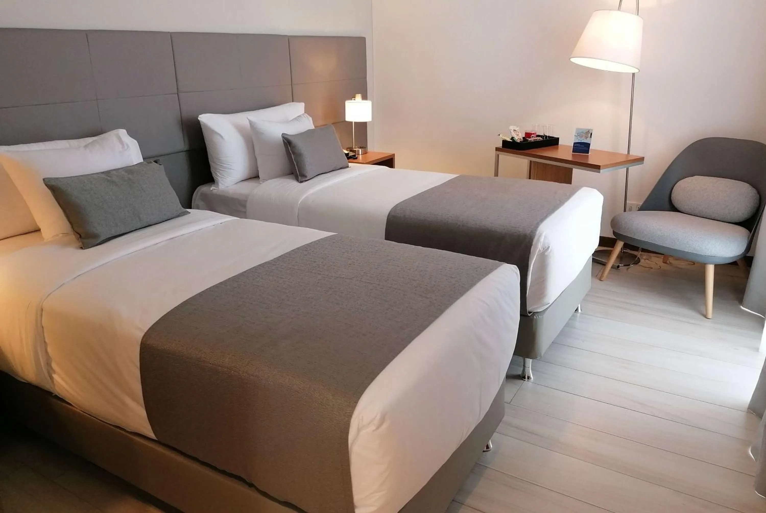 Photo of the whole room, Bed in Dazzler by Wyndham Ciudad del Este