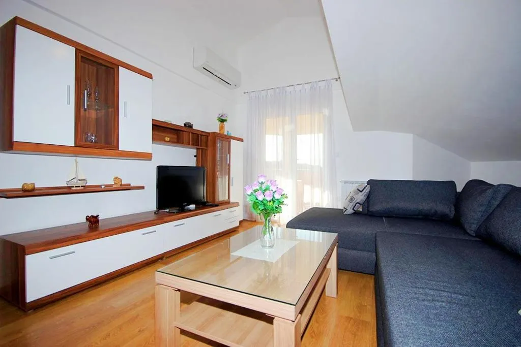 TV and multimedia in Istriensonne - Apartments Veruda mit Grillterrasse