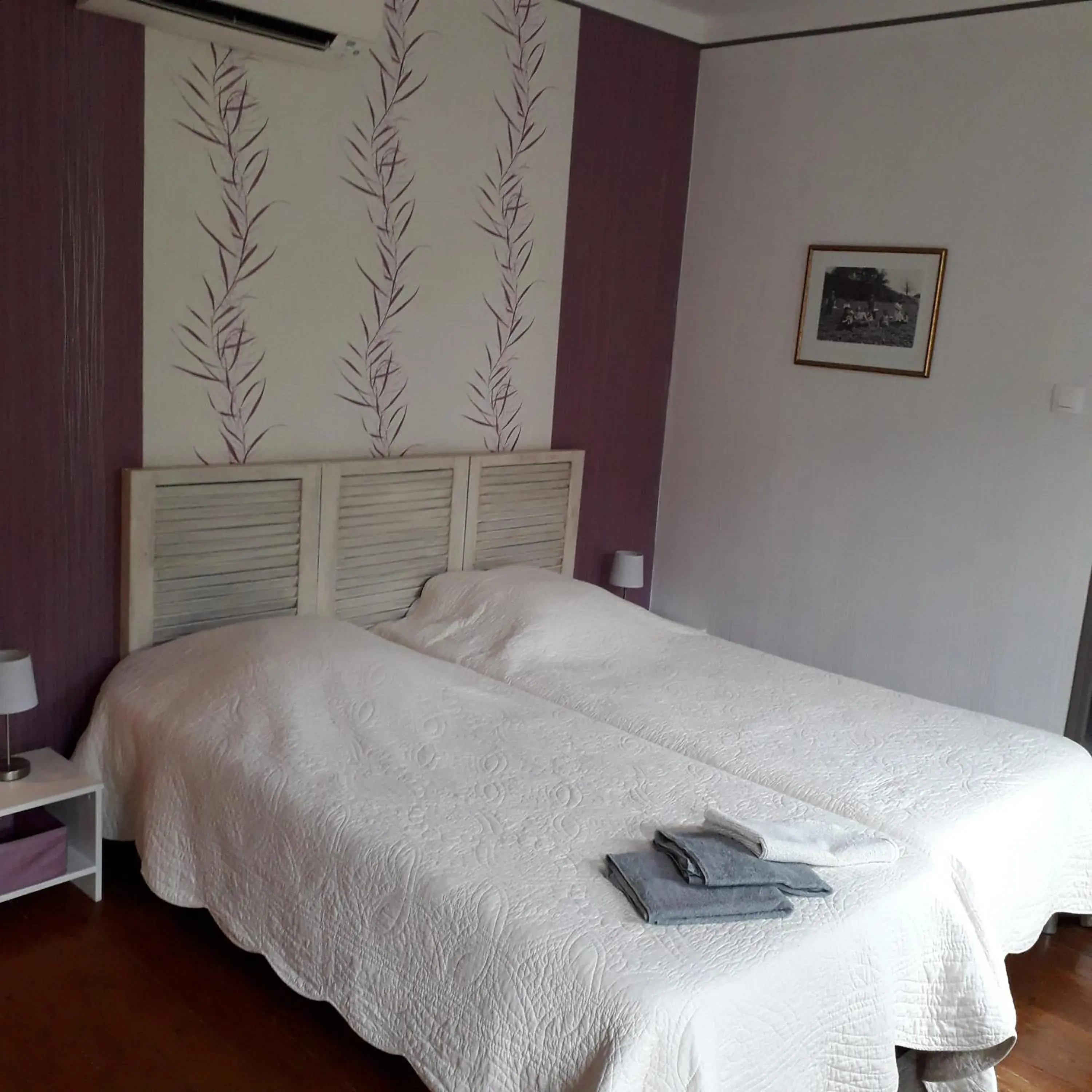 Twin Room with Private Bathroom - single occupancy in Maison de malbrouck Twin Room with Private Bathroom - single occupancy in Maison de malbrouck