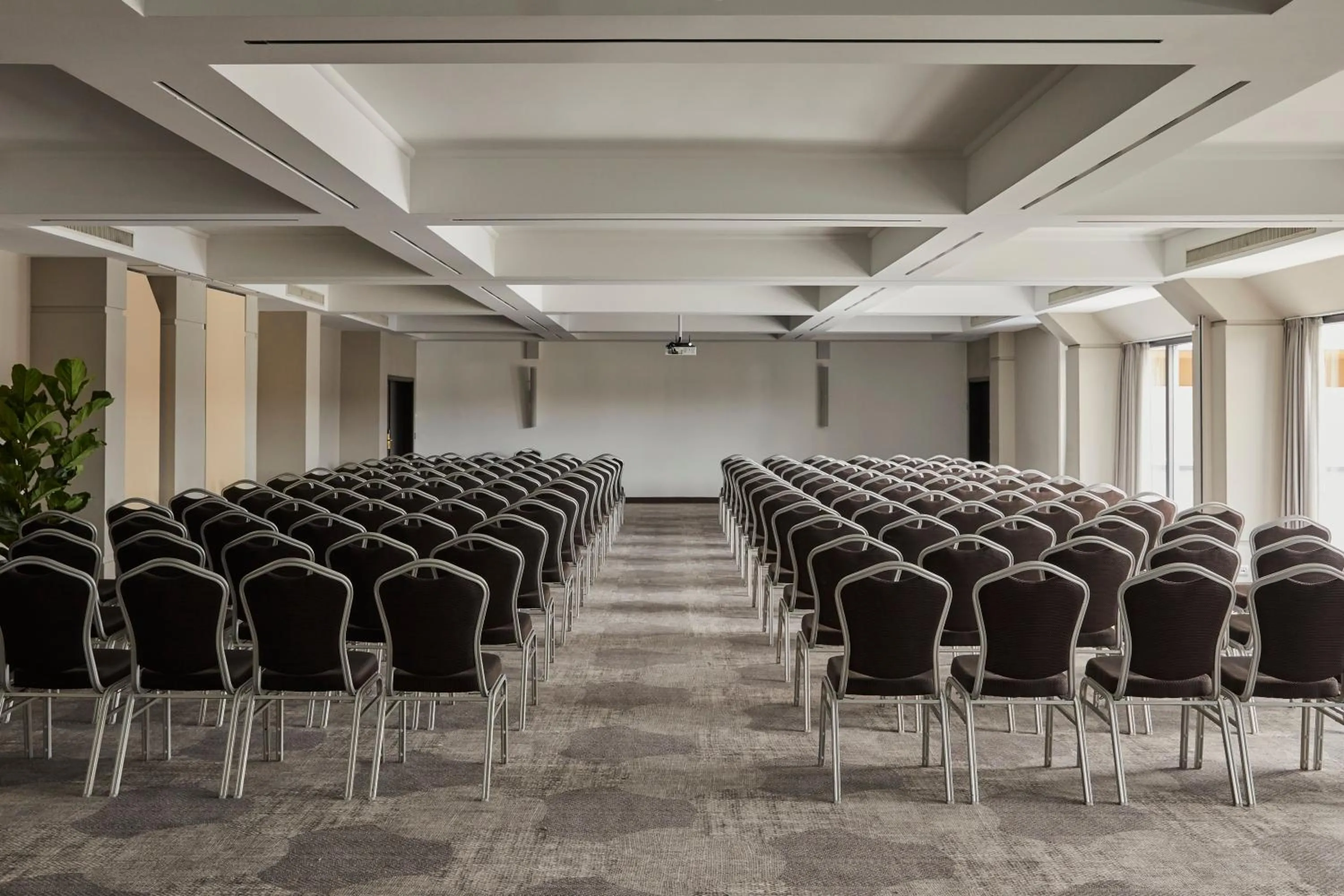 Meeting/conference room in Crowne Plaza Hamburg-City Alster by IHG