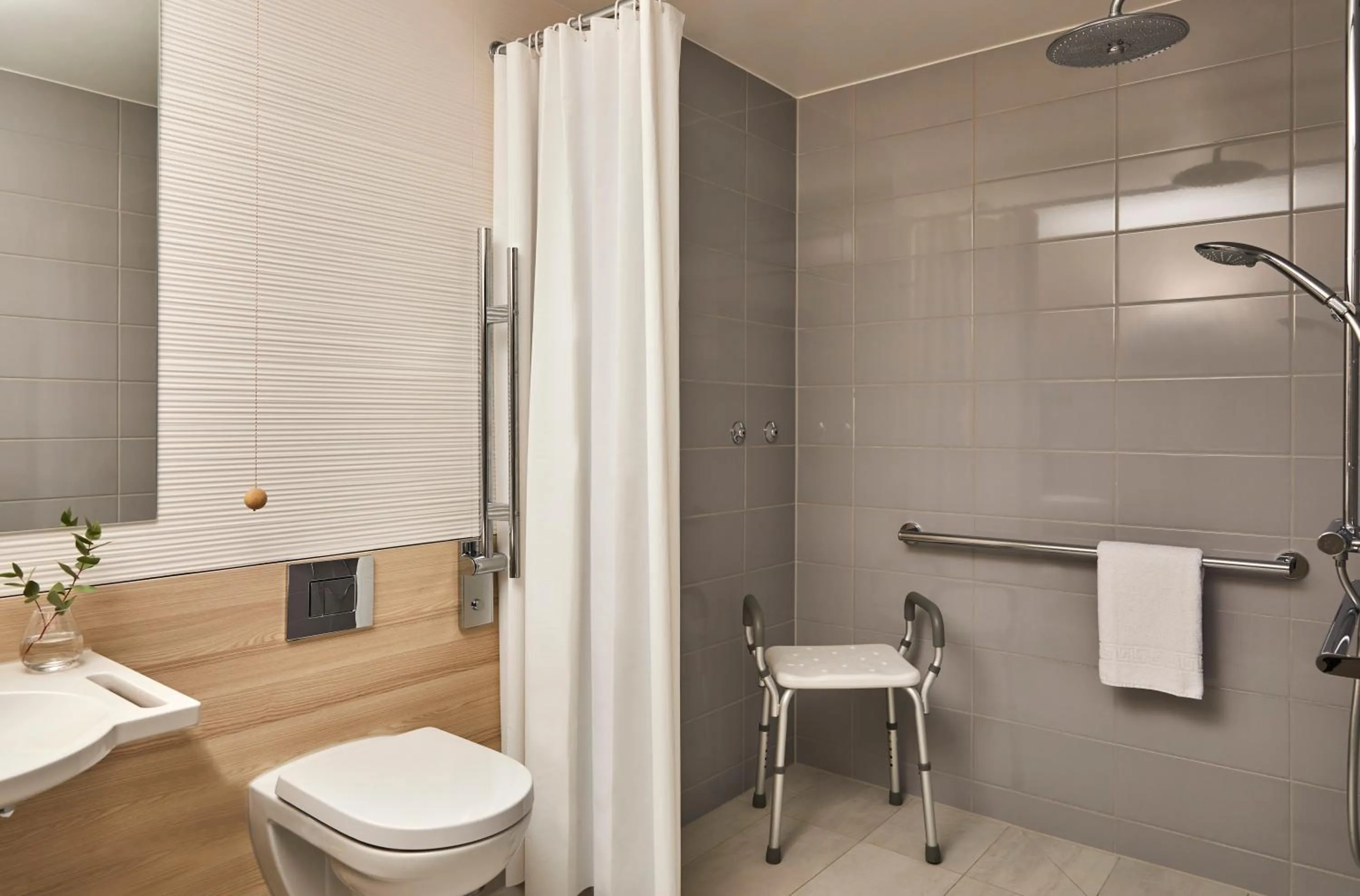 Bathroom in Crowne Plaza Hamburg-City Alster by IHG