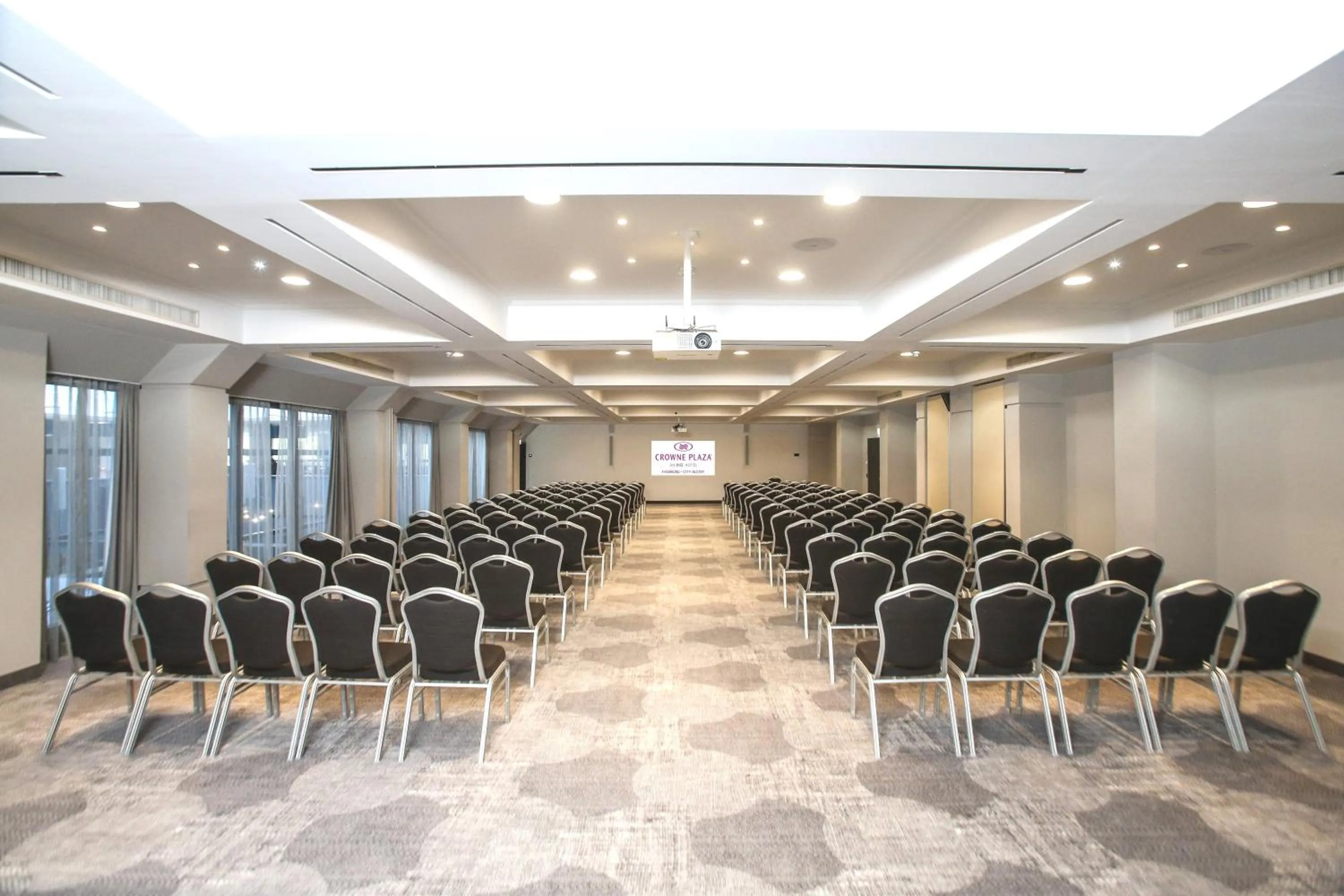 Meeting/conference room in Crowne Plaza Hamburg-City Alster by IHG