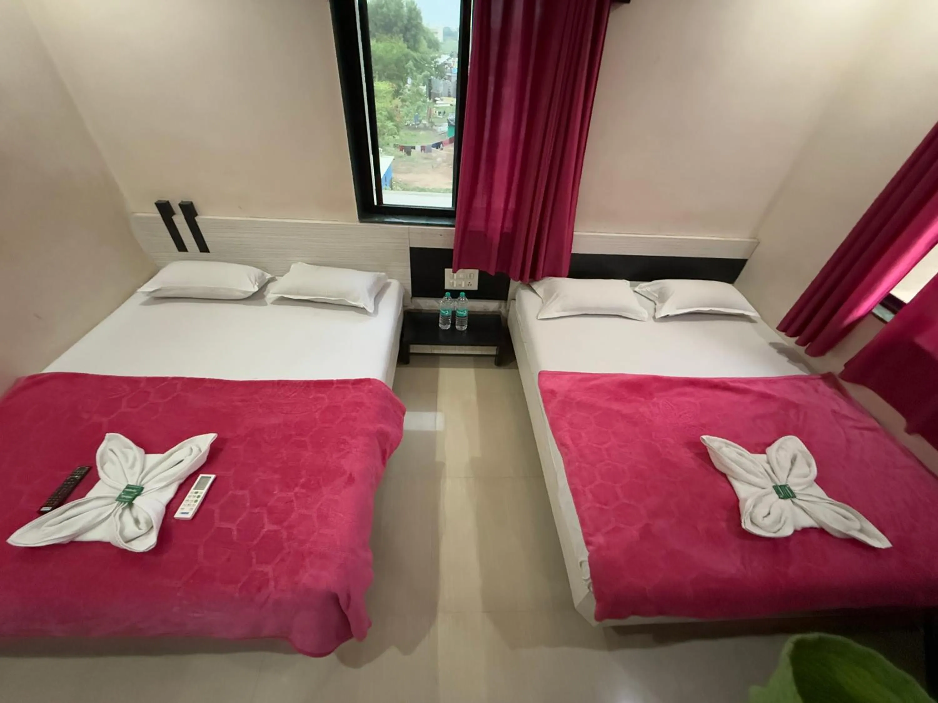 Bed in Hotel Temple Sai