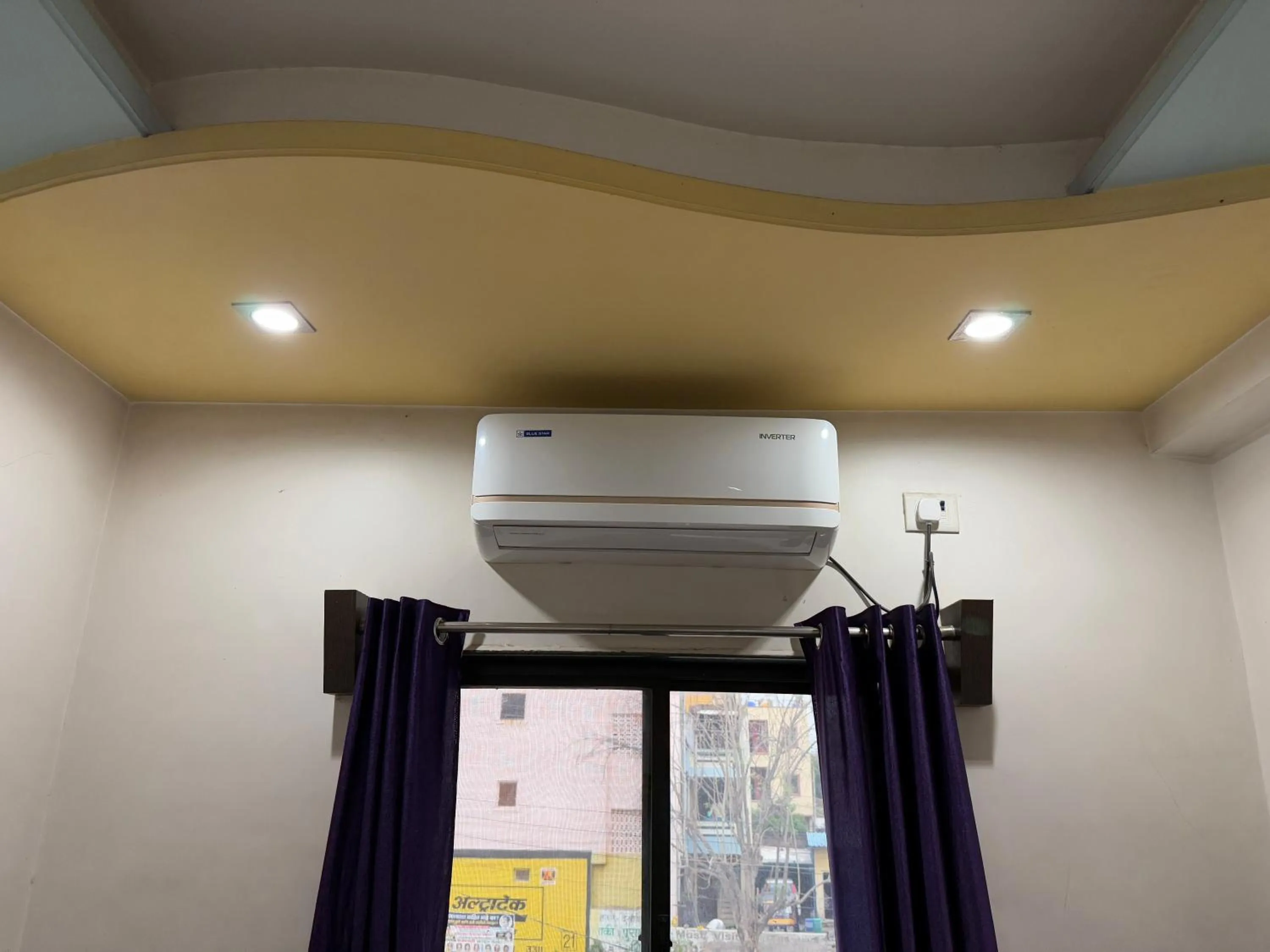air conditioner in Hotel Temple Sai