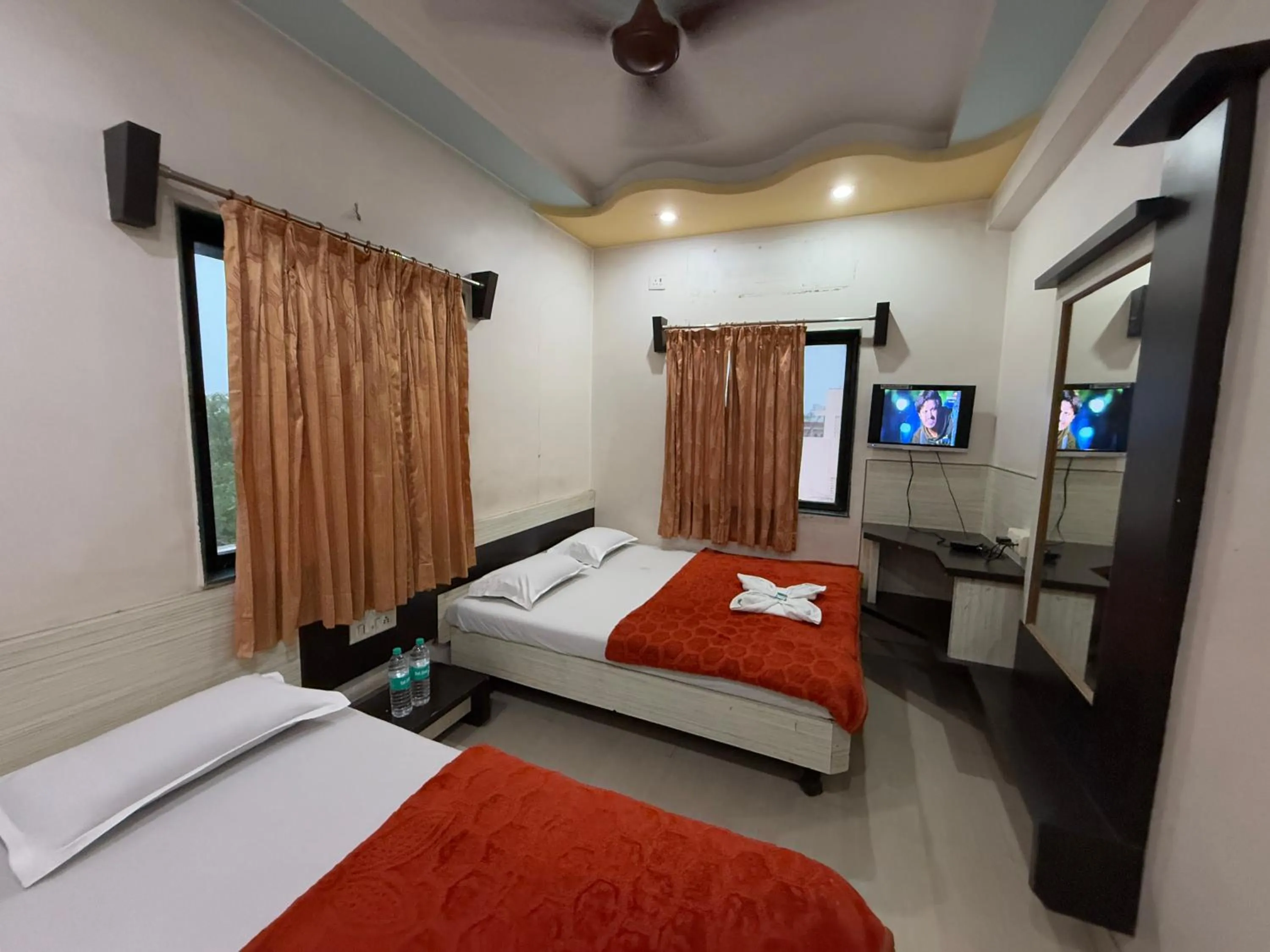 Bed in Hotel Temple Sai