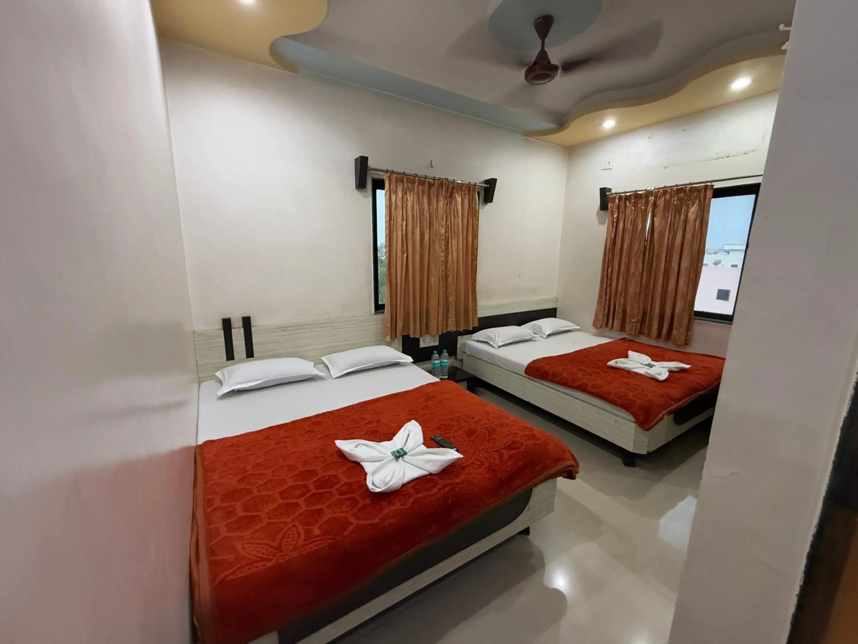 Bed in Hotel Temple Sai