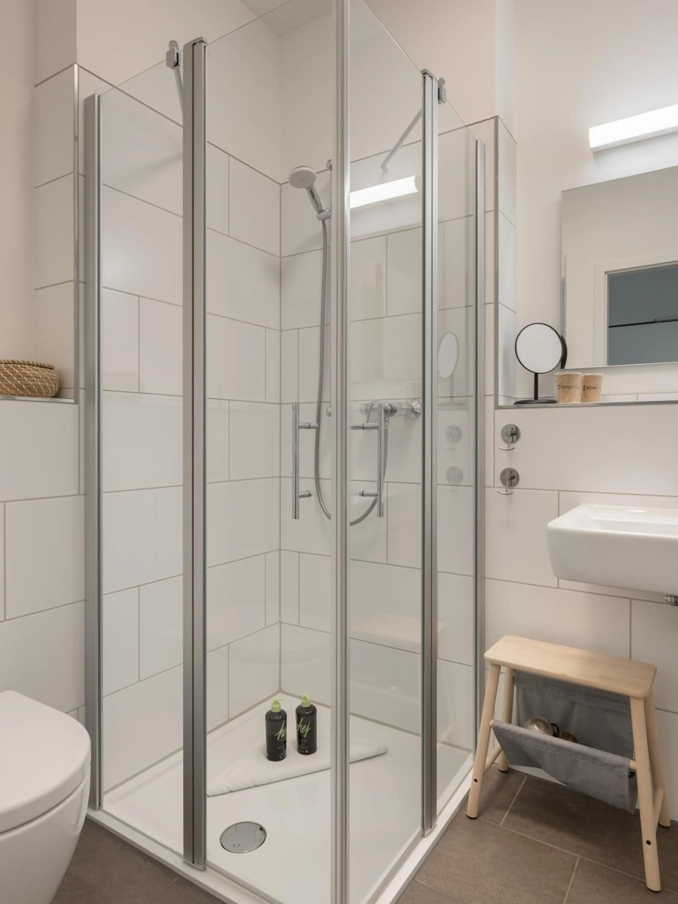 Shower in Limehome Trier Nikolaus-Leis-Straße