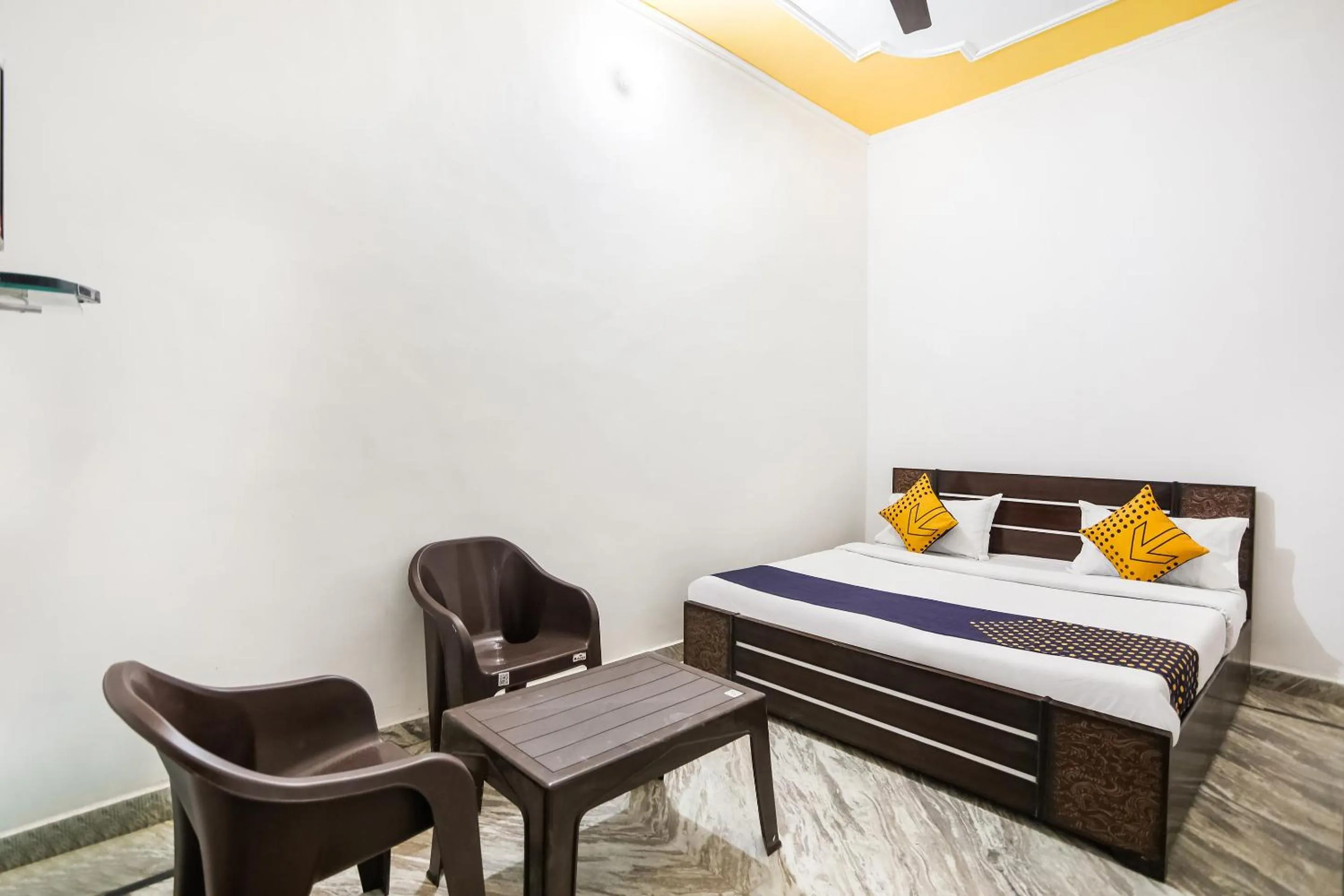 Bedroom in Hotel O by OYO Dollar