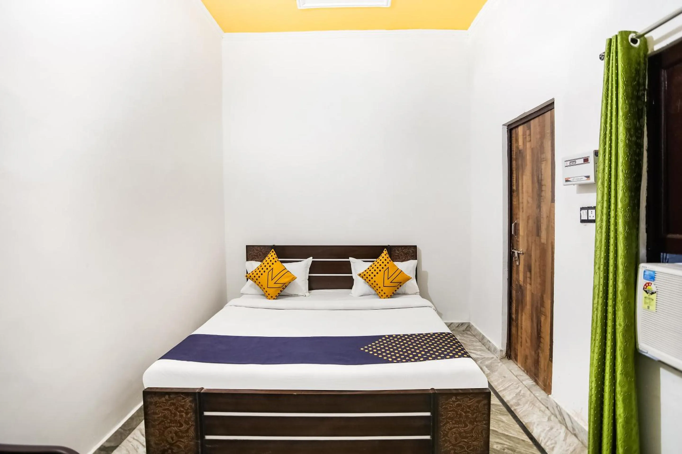 Lobby or reception in Hotel O by OYO Dollar