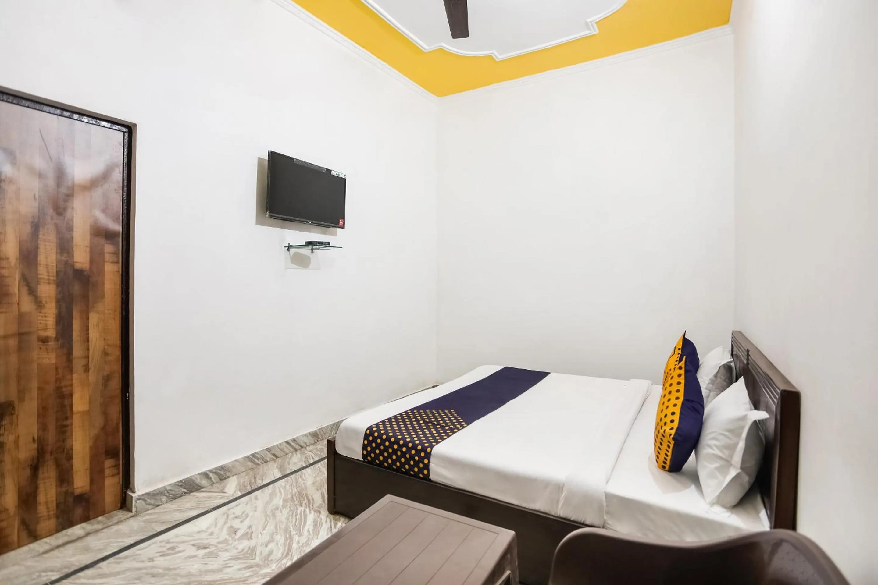 Bedroom in Hotel O by OYO Dollar