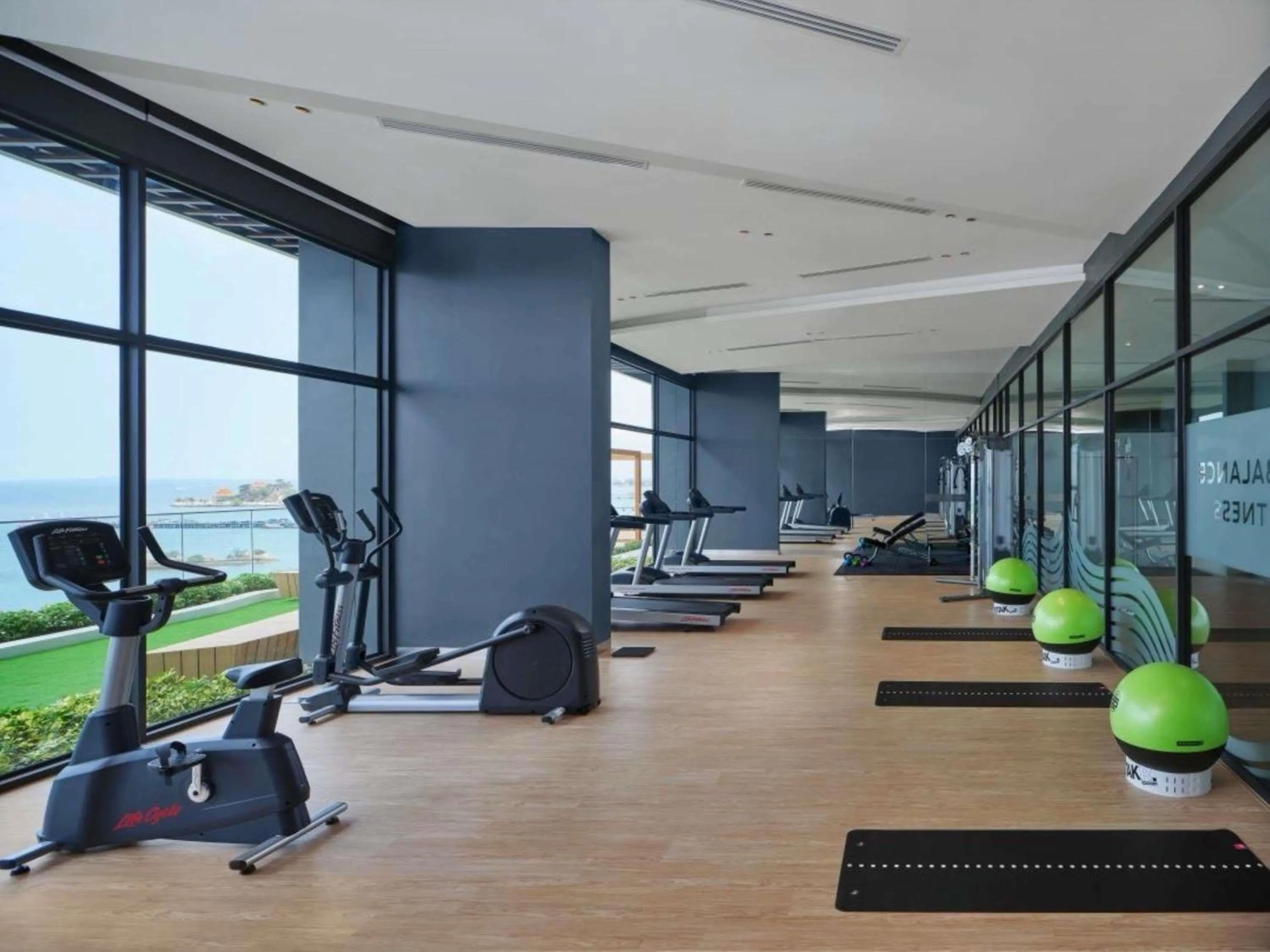 Fitness centre/facilities in Novotel Marina Sriracha