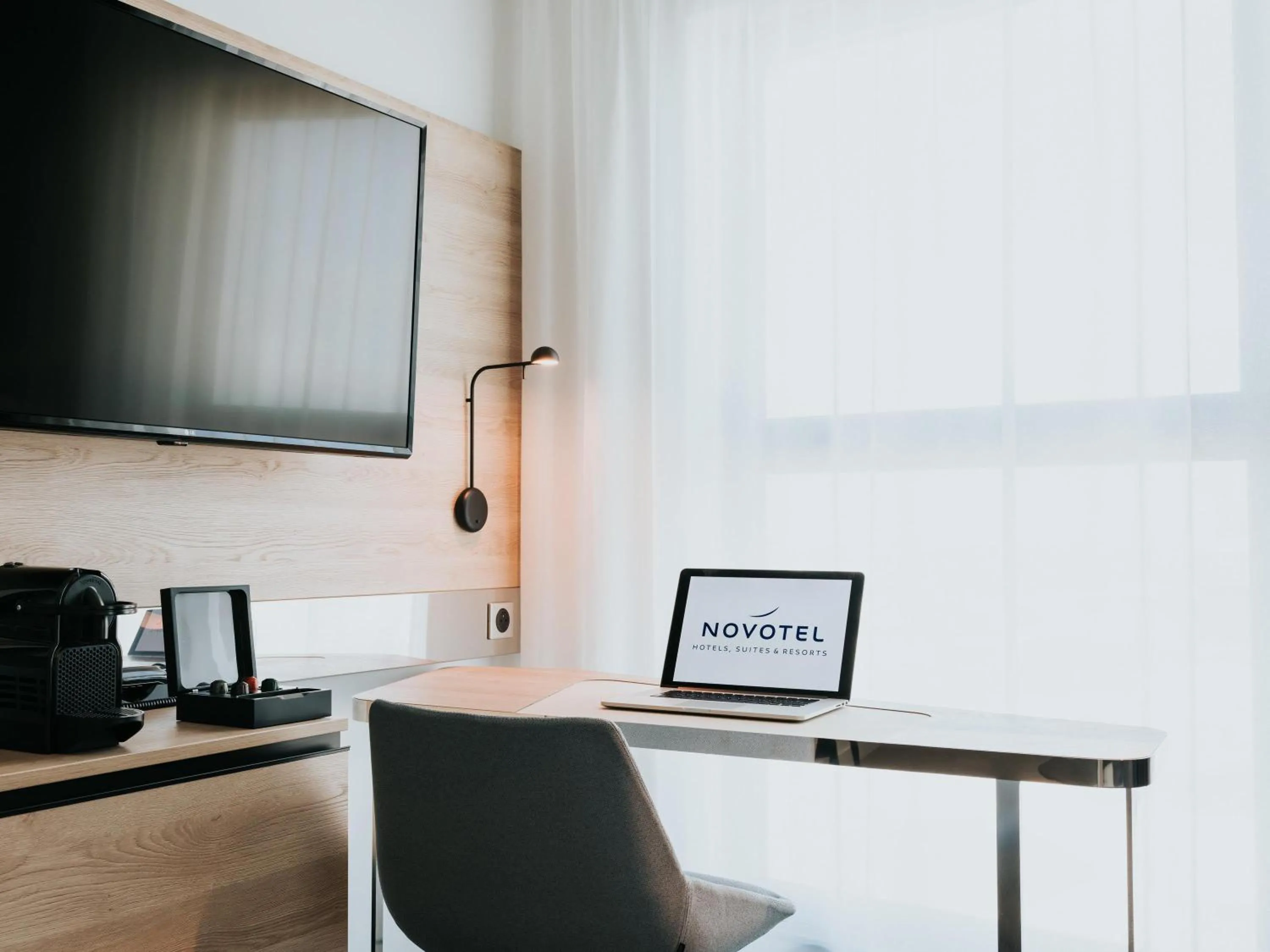 Bedroom in Novotel Angers Centre Gare