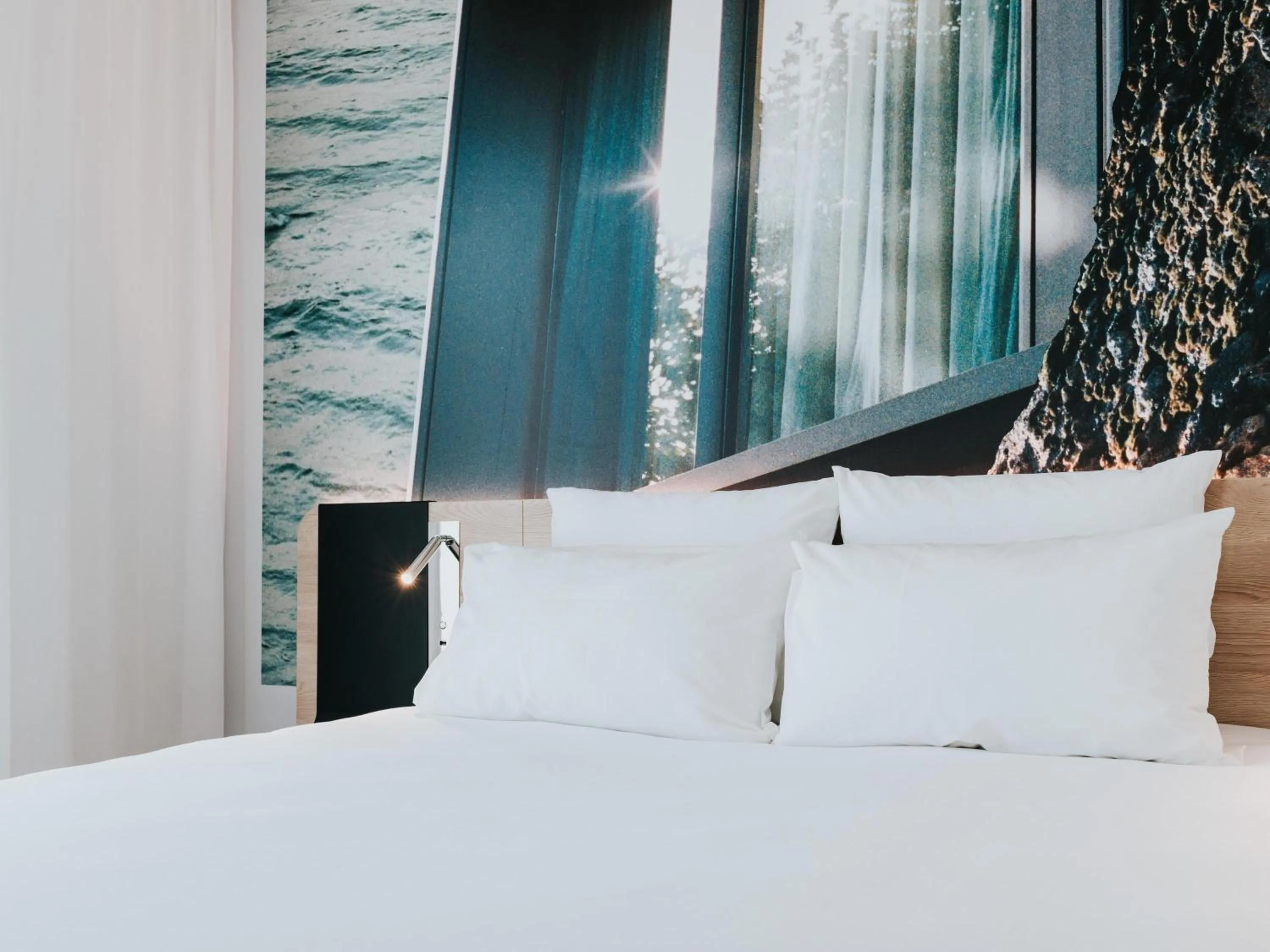 Bedroom, Bed in Novotel Angers Centre Gare