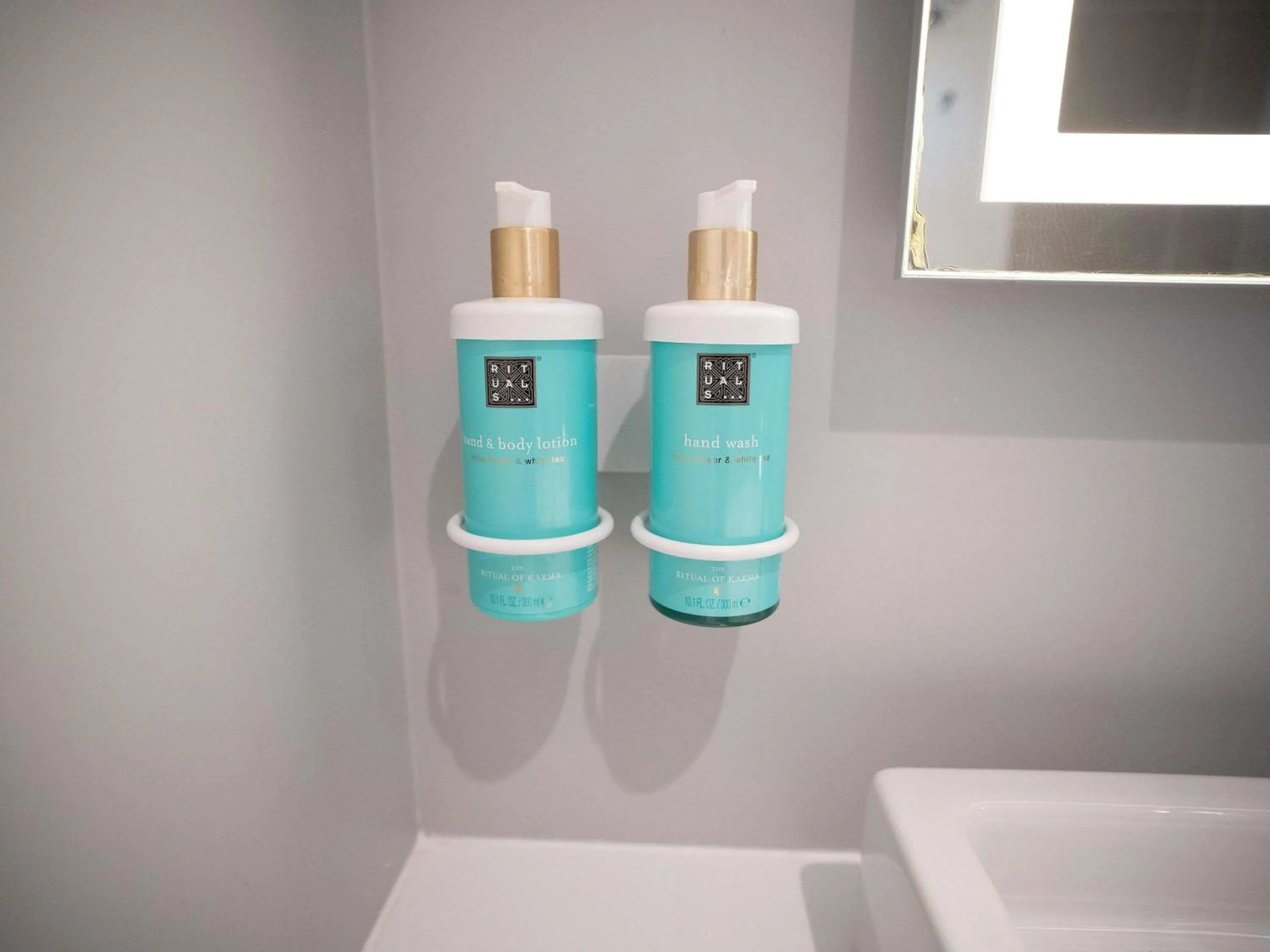 Bedroom in Novotel Angers Centre Gare