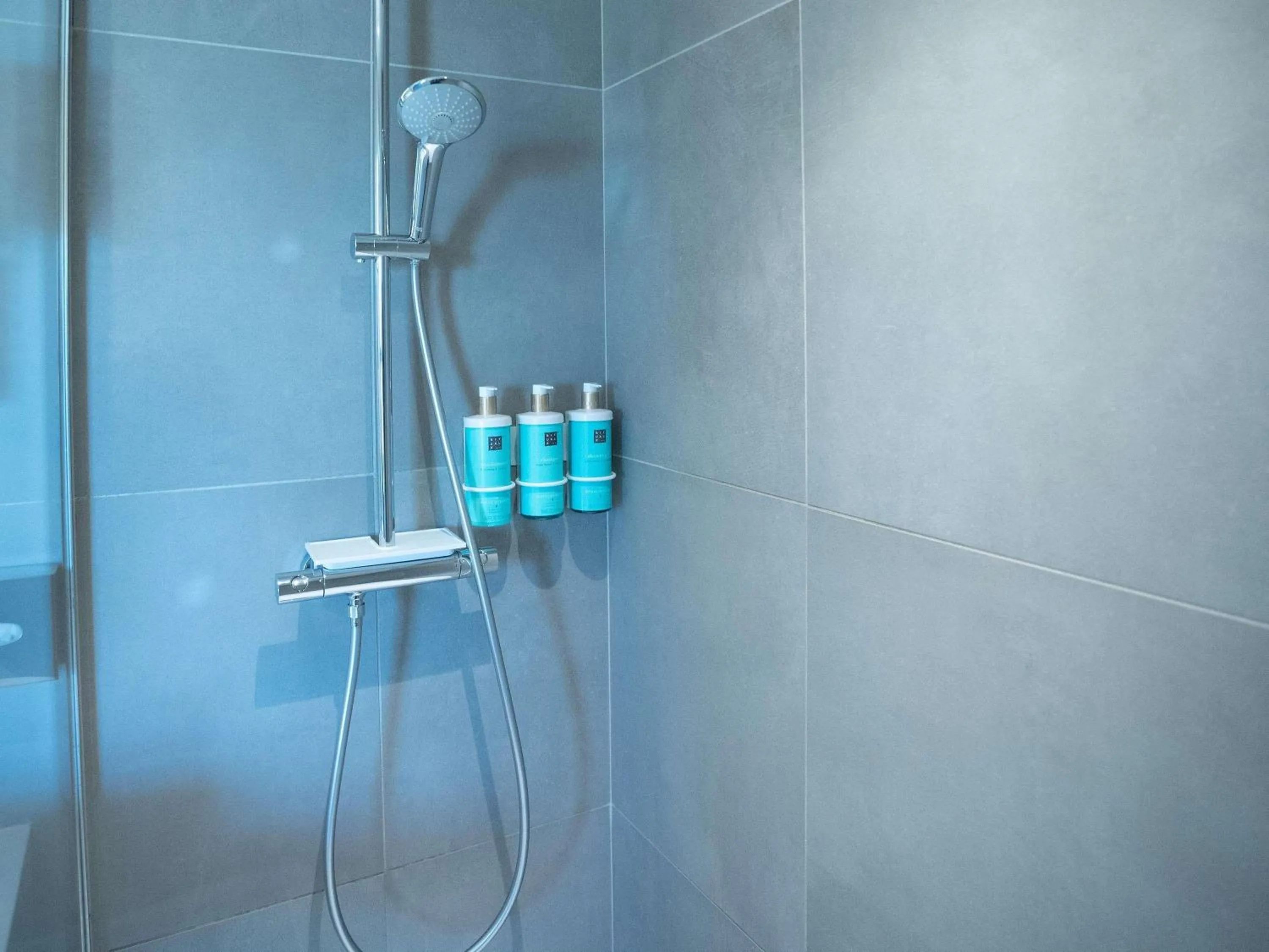 Bedroom in Novotel Angers Centre Gare