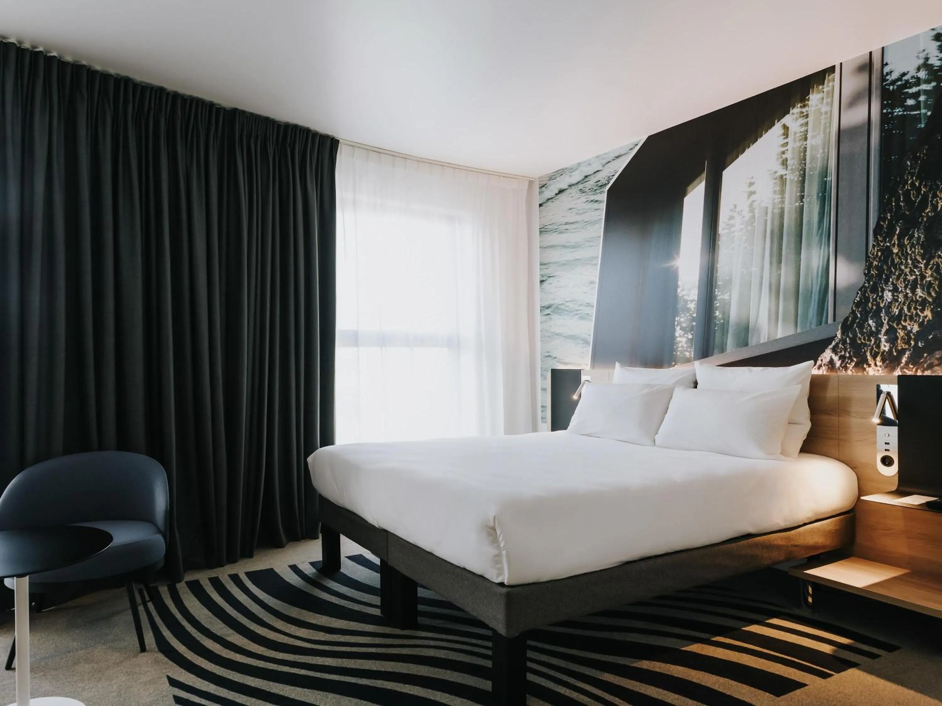 Bedroom, Bed in Novotel Angers Centre Gare