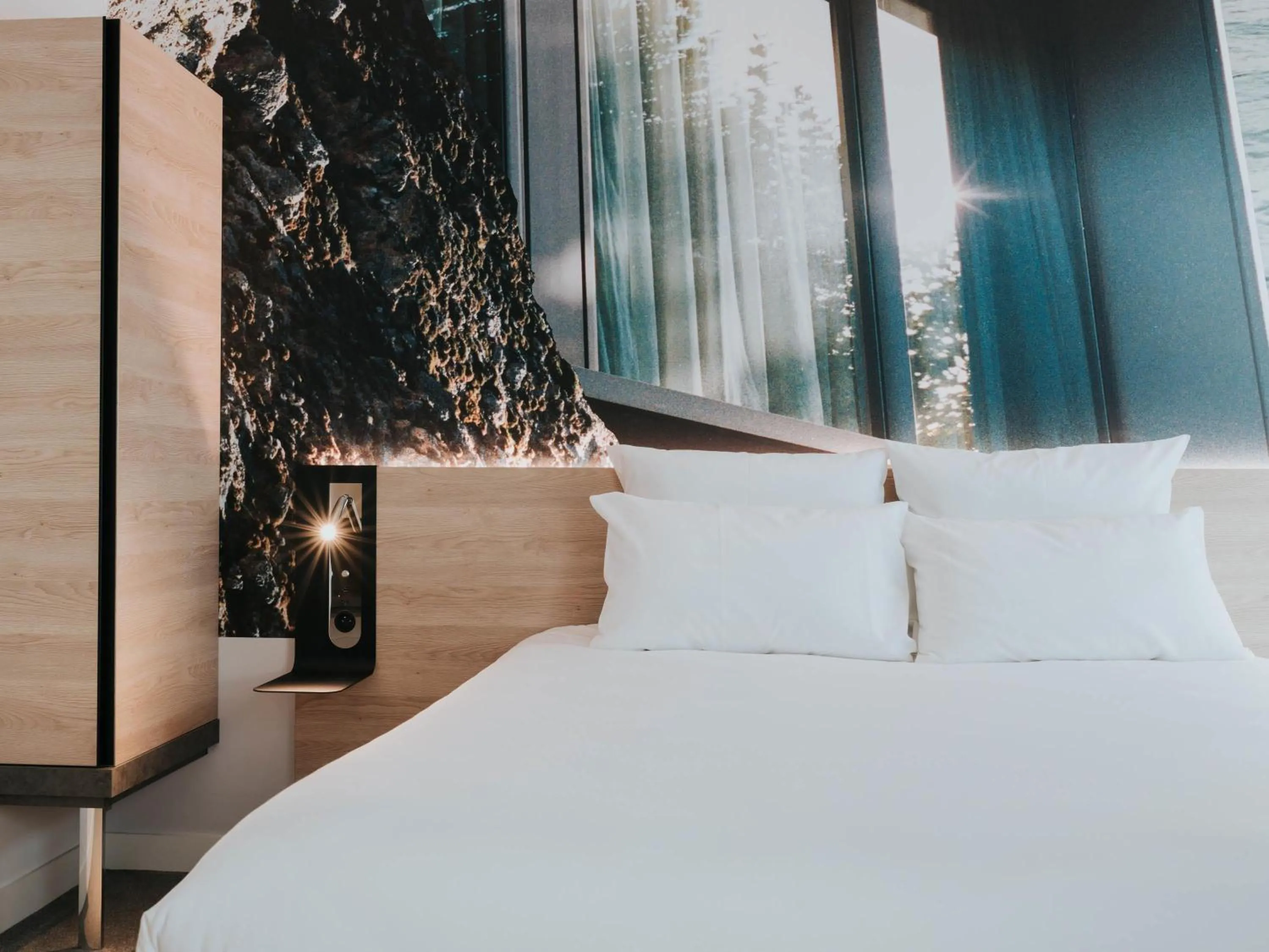 Bedroom, Bed in Novotel Angers Centre Gare