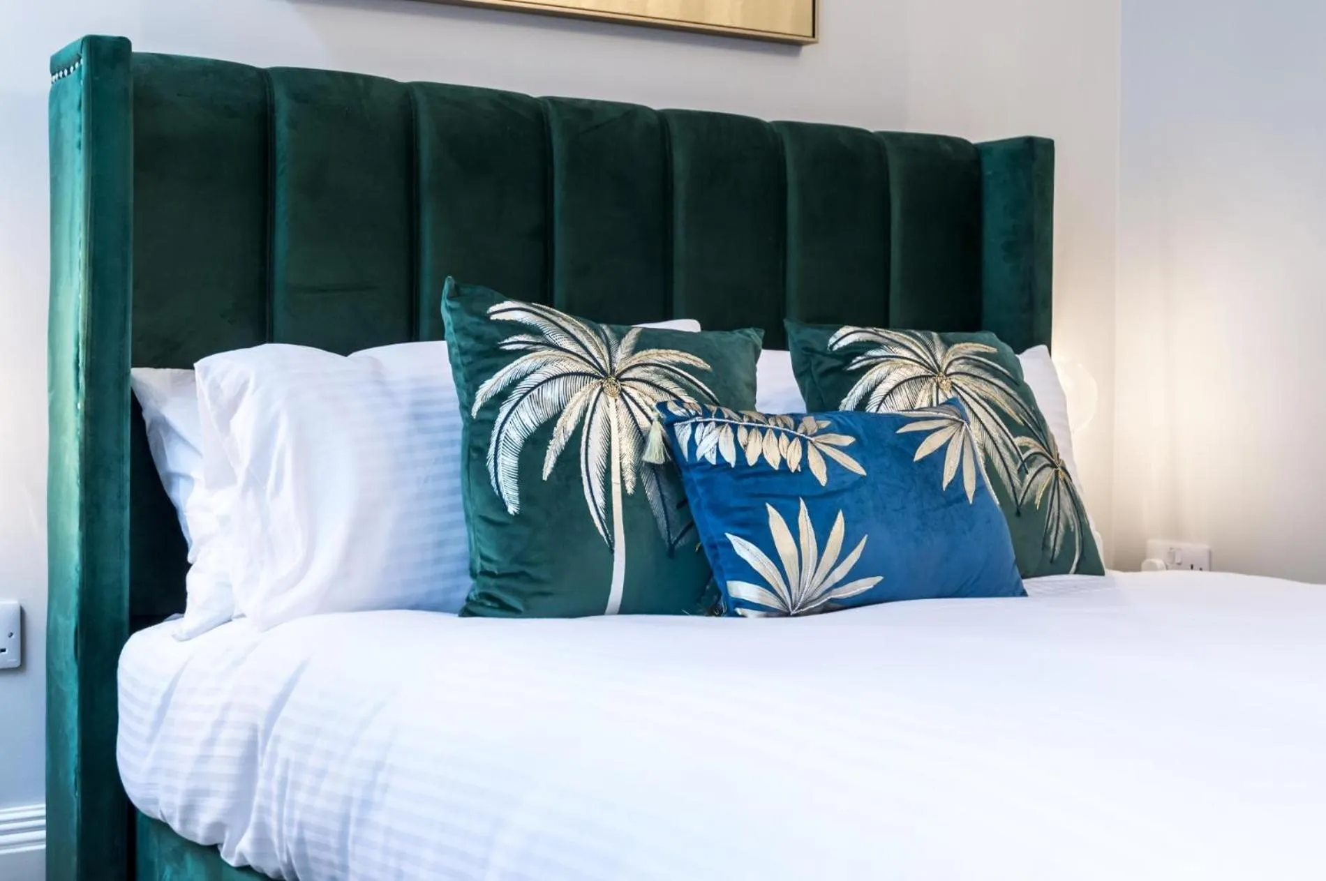 Floor plan, Bed in Pieces of Eight - 2 Bedroom Apartment - Tenby - (Windsor House)