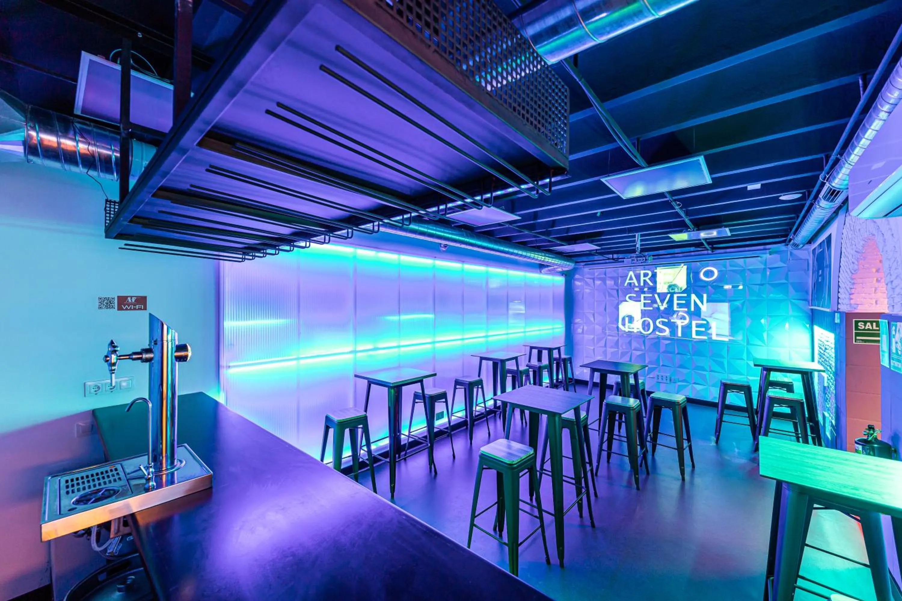 Art Seven Hostel Capsules