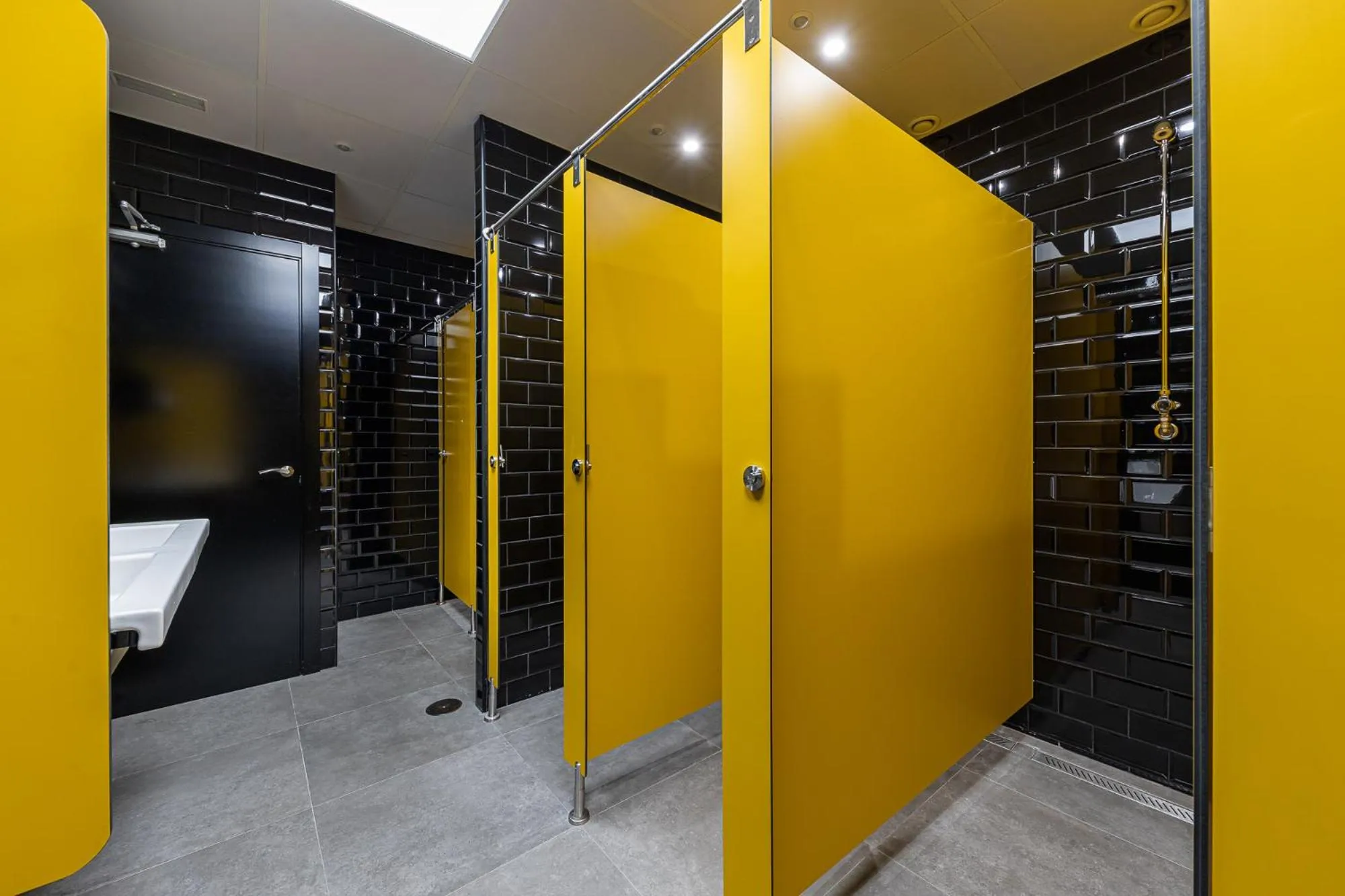 Art Seven Hostel Capsules