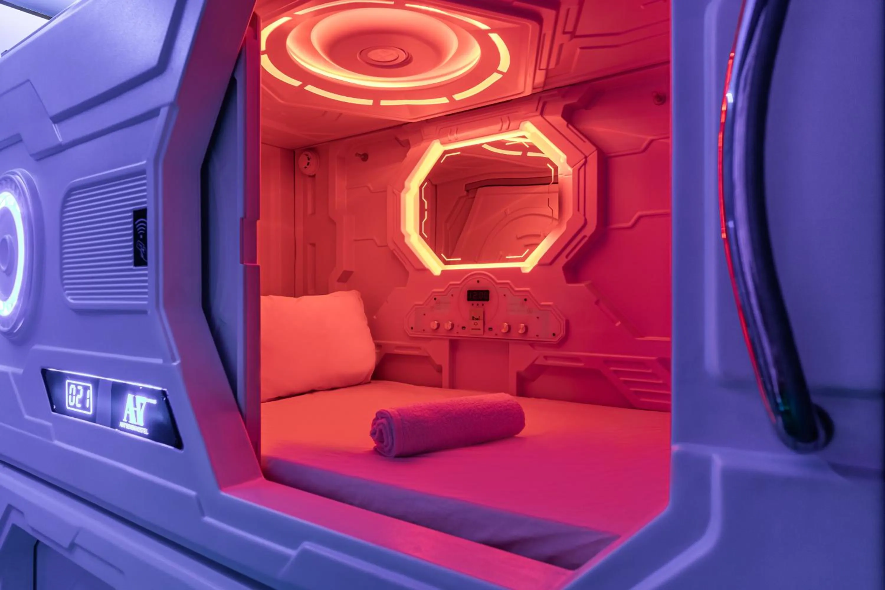 Art Seven Hostel Capsules