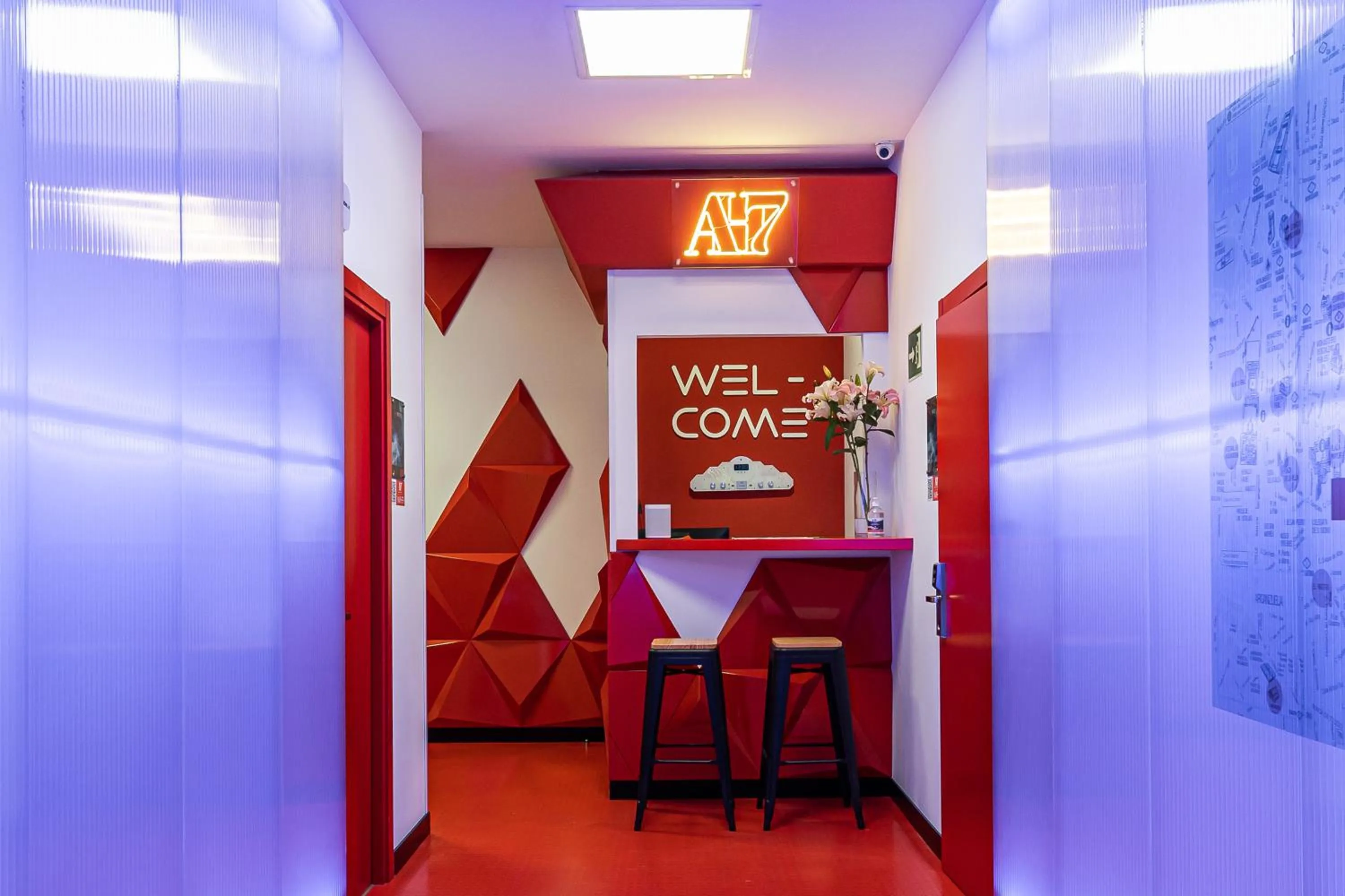 Art Seven Hostel Capsules