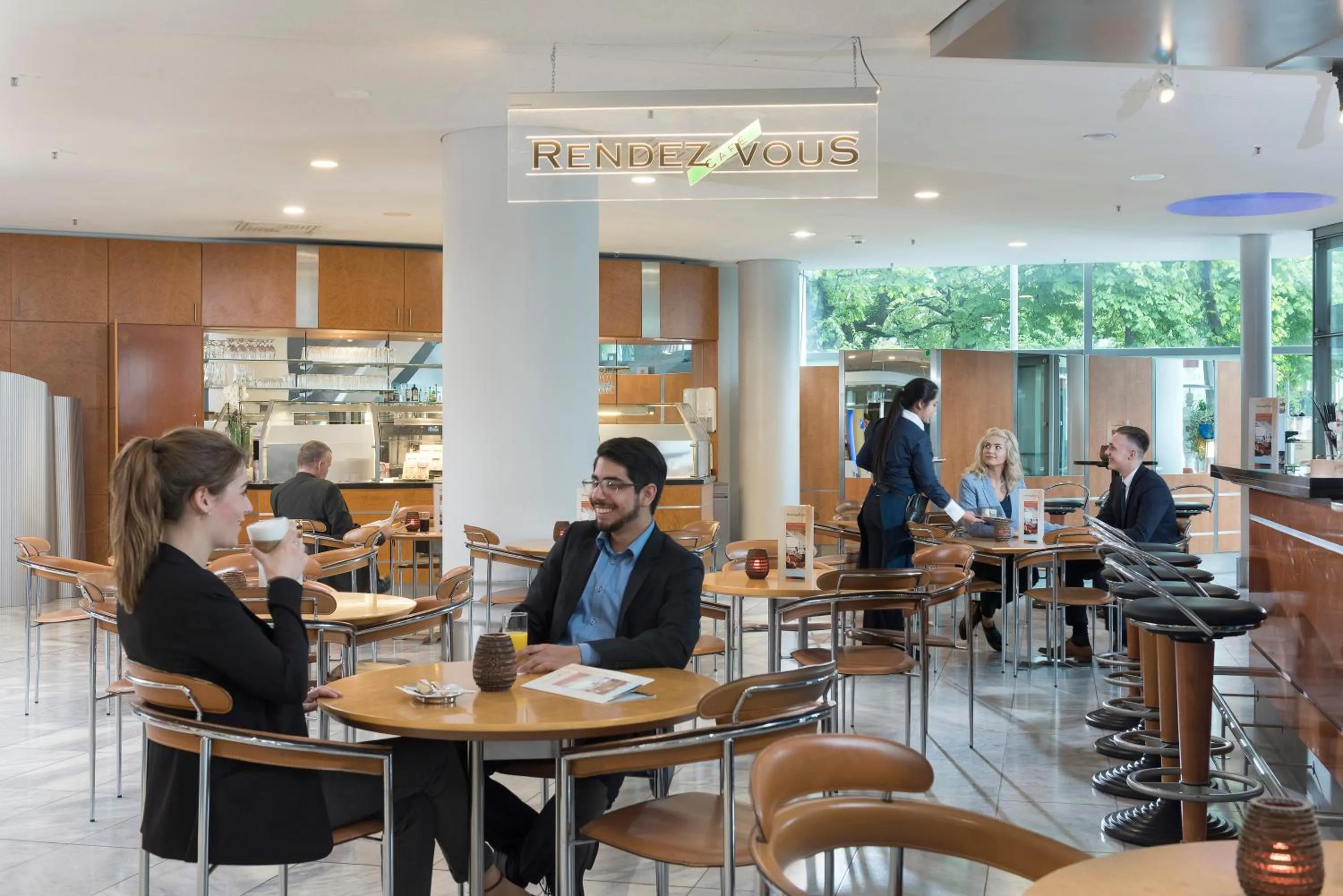 Restaurant/places to eat in Maritim Hotel Frankfurt