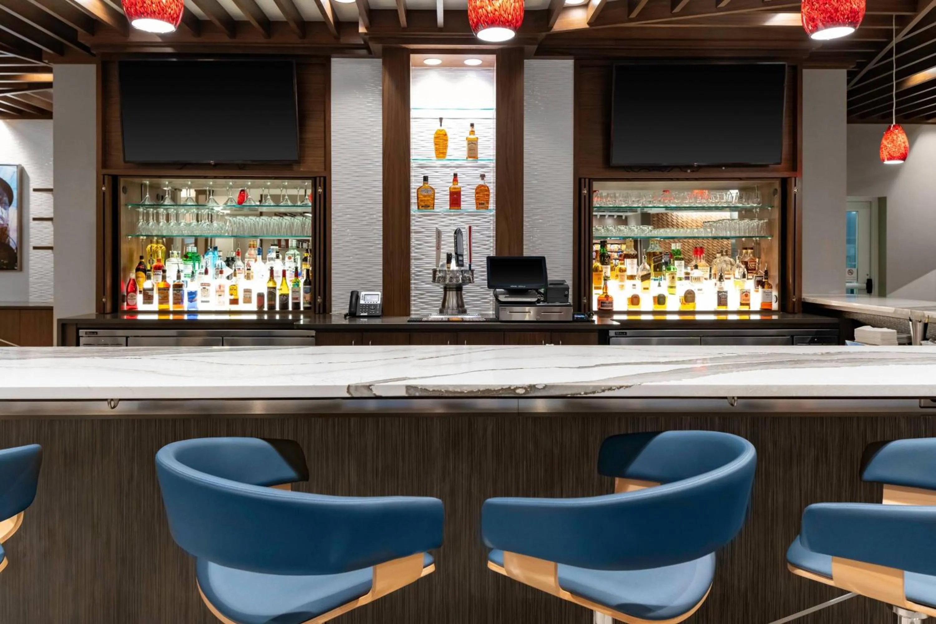 Lounge or bar in Residence Inn Franklin Berry Farms