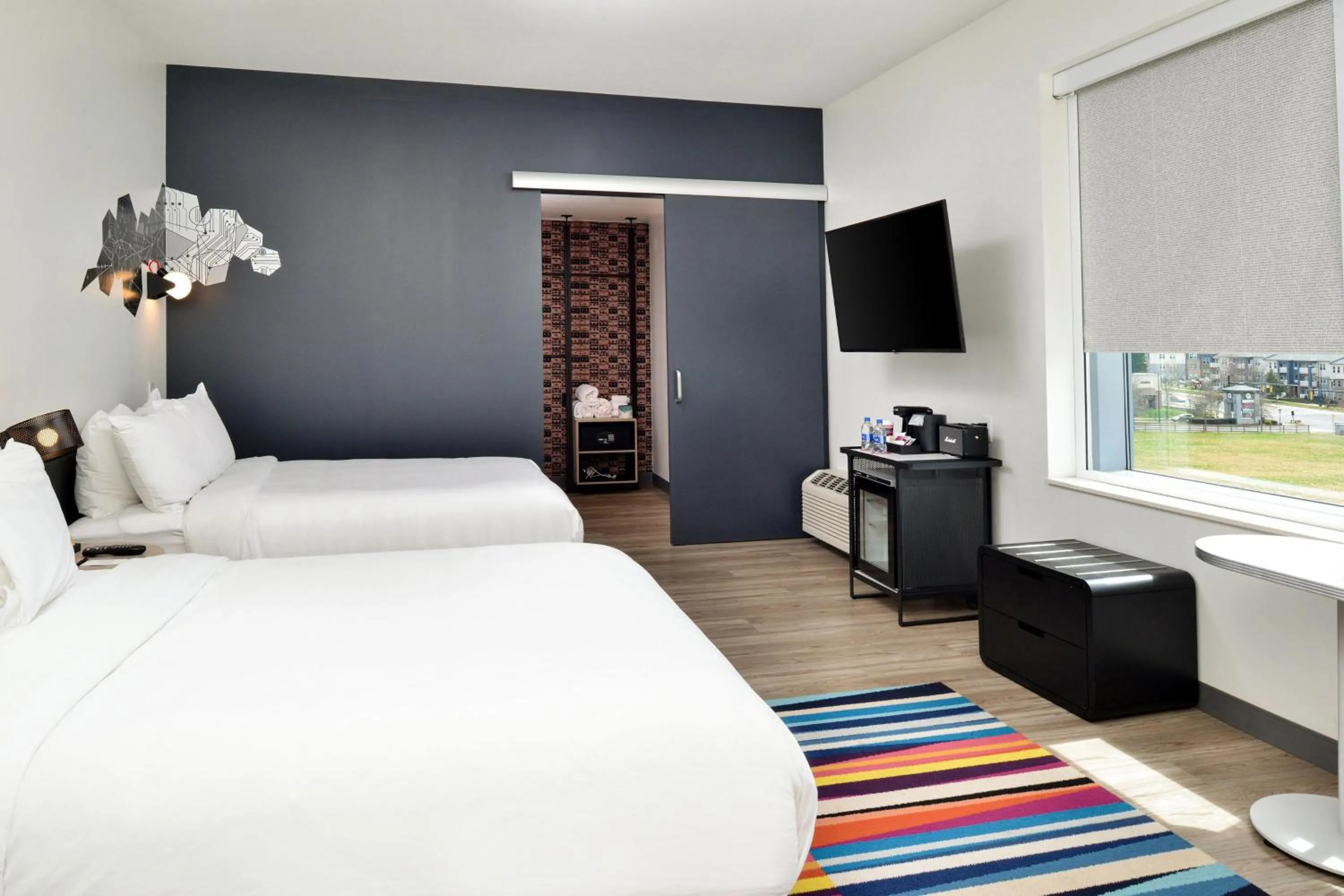 Photo of the whole room, Bed in Aloft Charlotte Airport