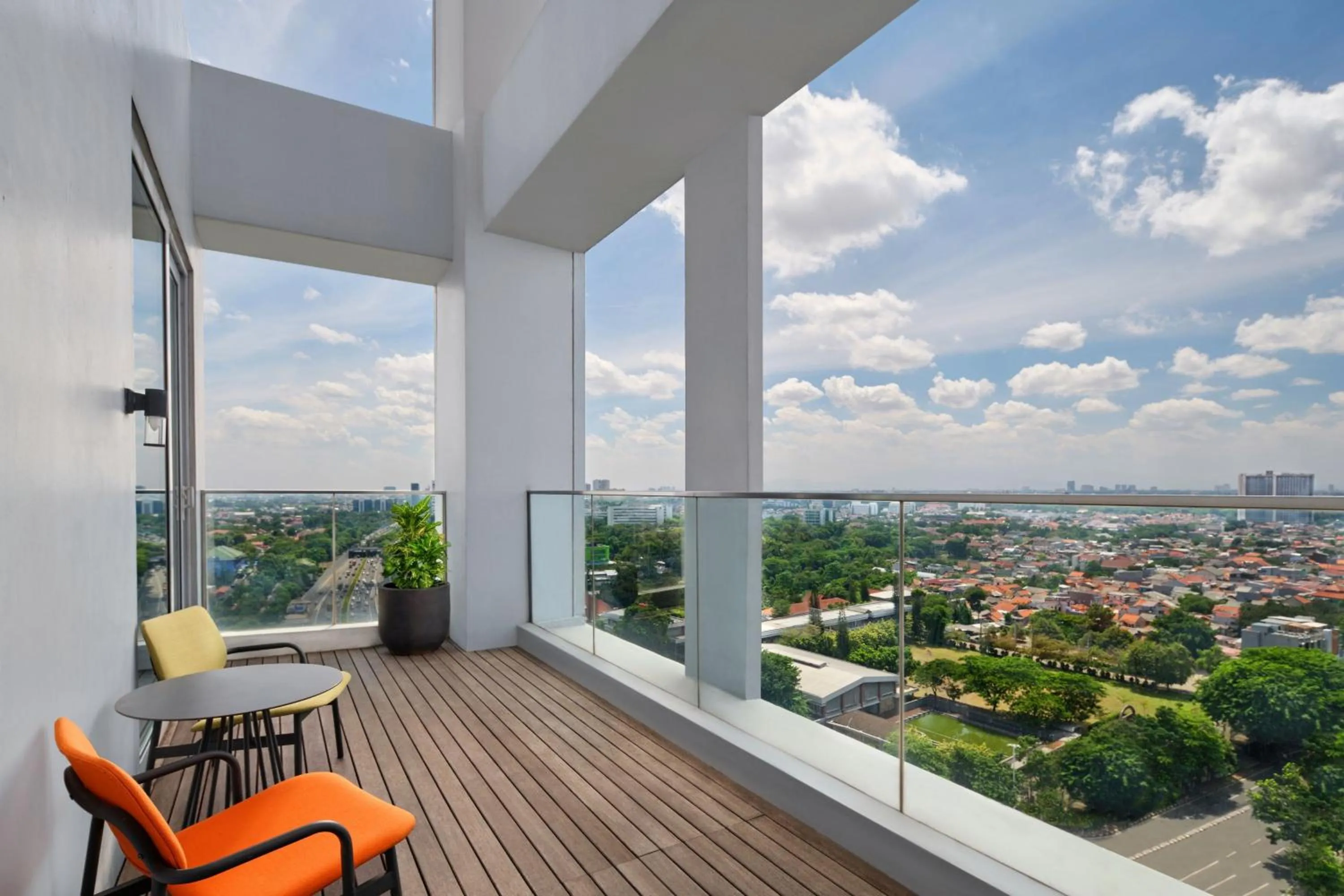 Photo of the whole room in Aloft South Jakarta