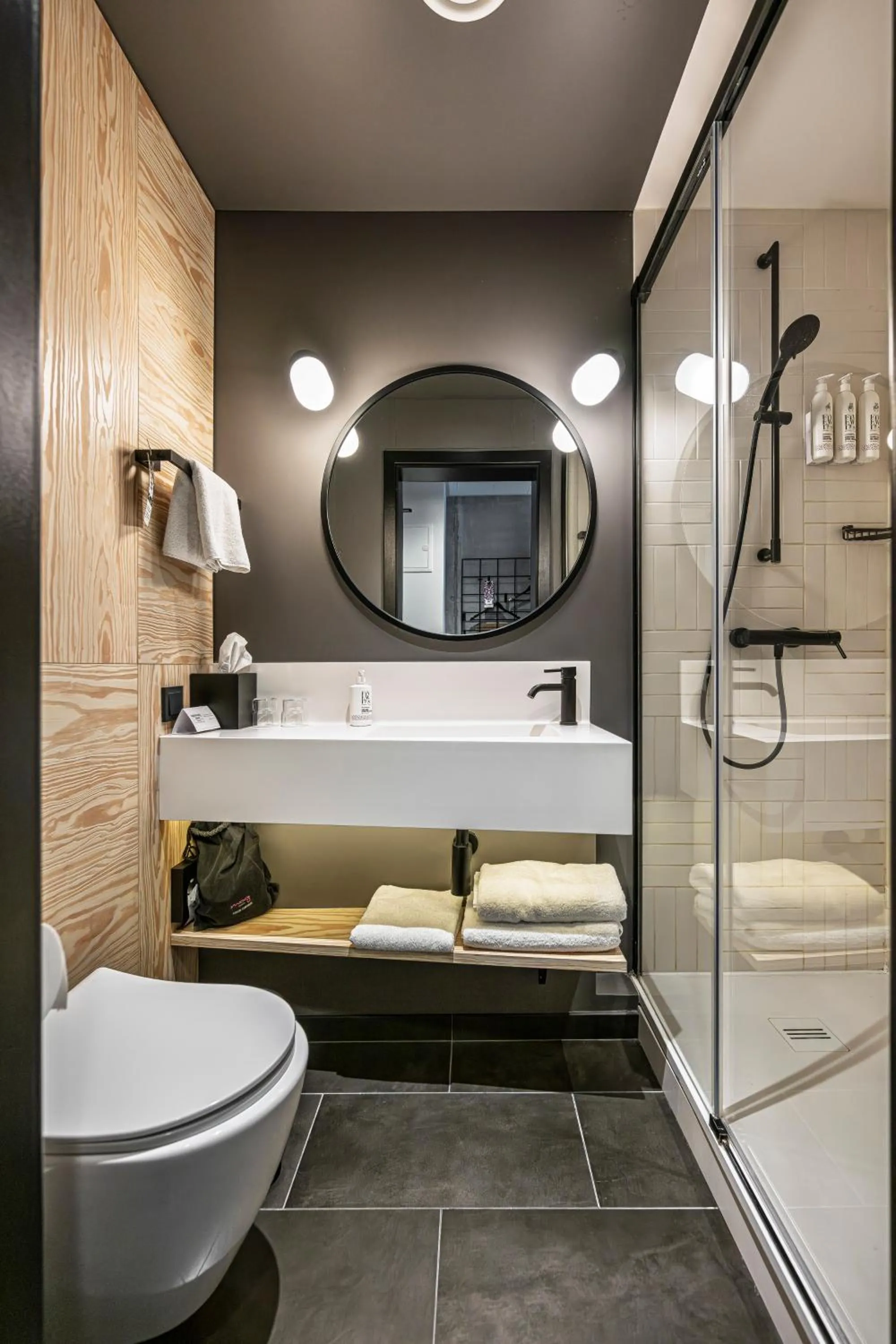 Shower in Moxy Kaunas Center